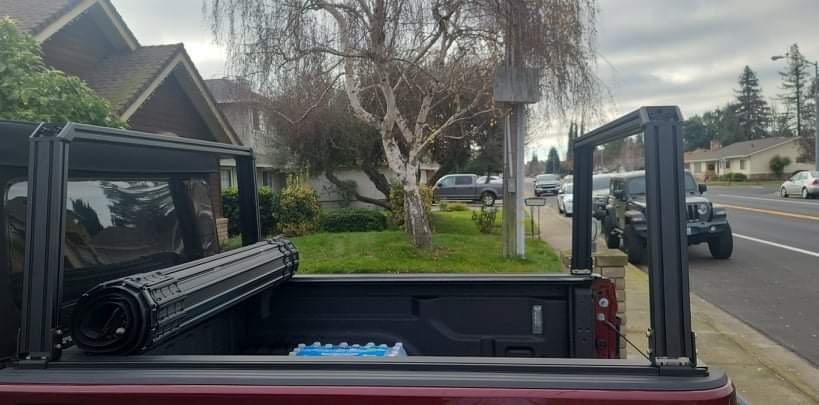 Jeep Gladiator Bed Racks options that work with hard tonneau cover? received_4680252648749187
