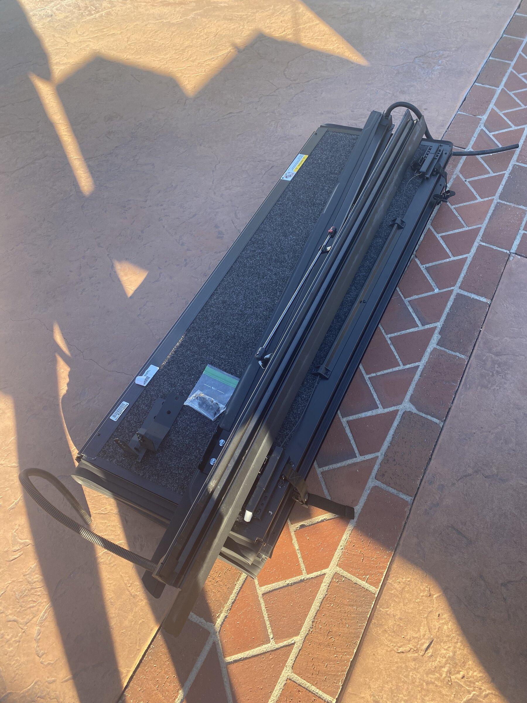 Jeep Gladiator UNDERCOVER ULTRA FLEX TONNEAU COVER Model UX32010 95422E9F-A553-407F-80E4-4CDC2F3E59EE