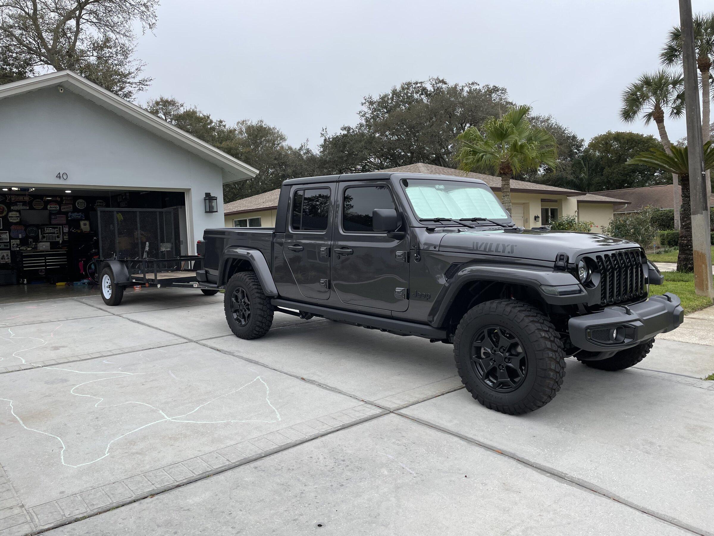 Jeep Gladiator Old School Jeeps 04B06BC5-6DD1-44FC-A83D-B51B462EC263