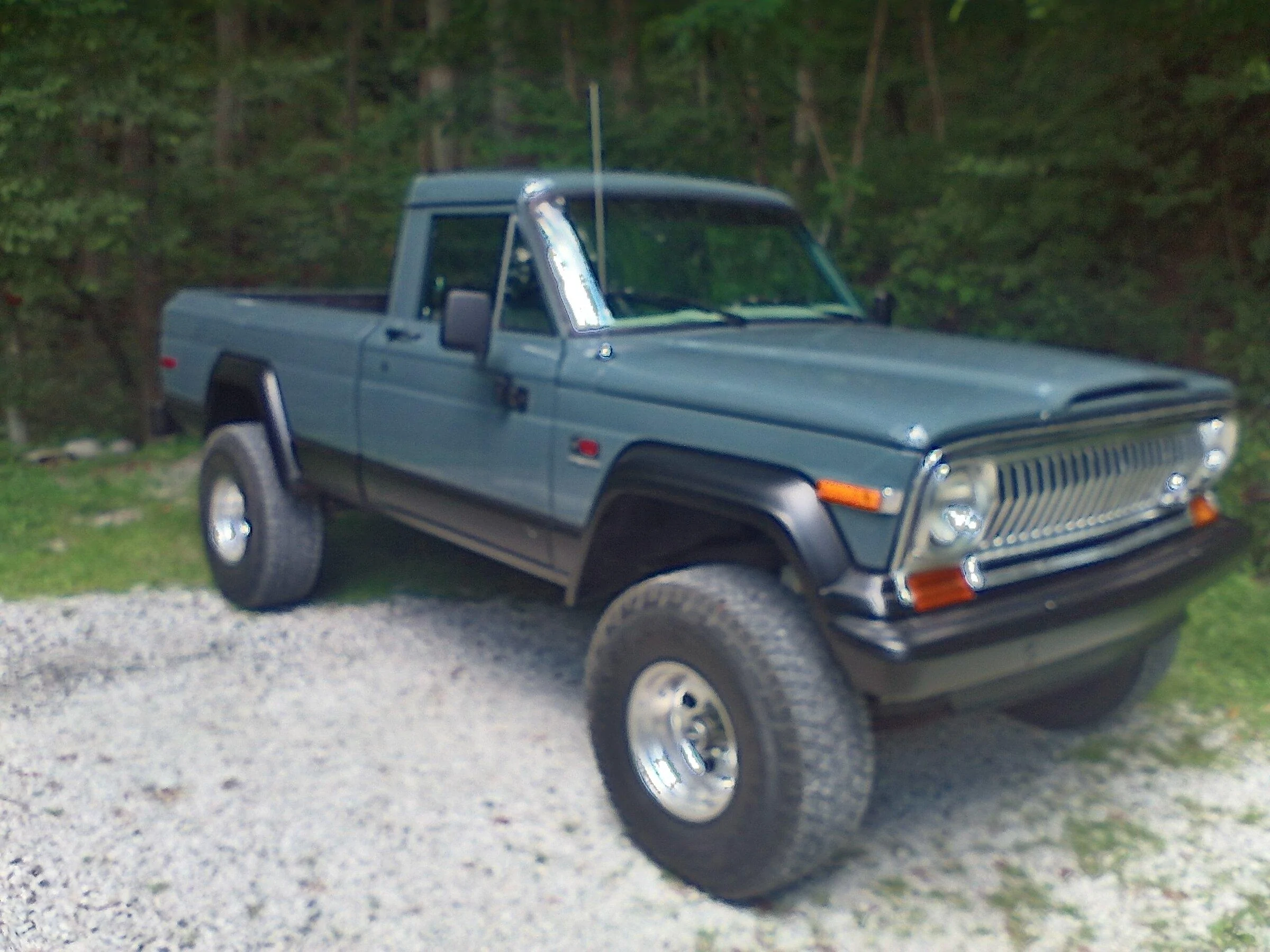 Jeep Gladiator Drunk attacked my Jeep Olblue J10