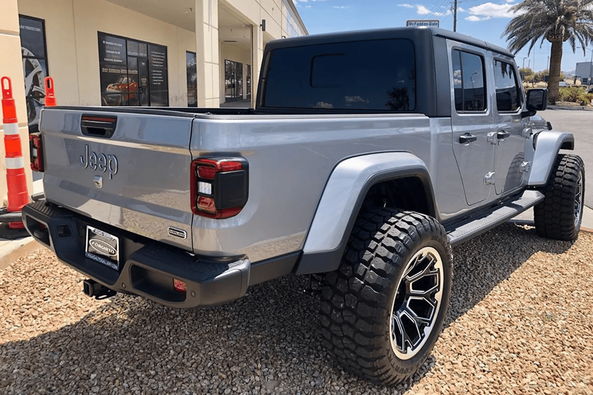 Jeep Gladiator Mojave big tires 1644162637510