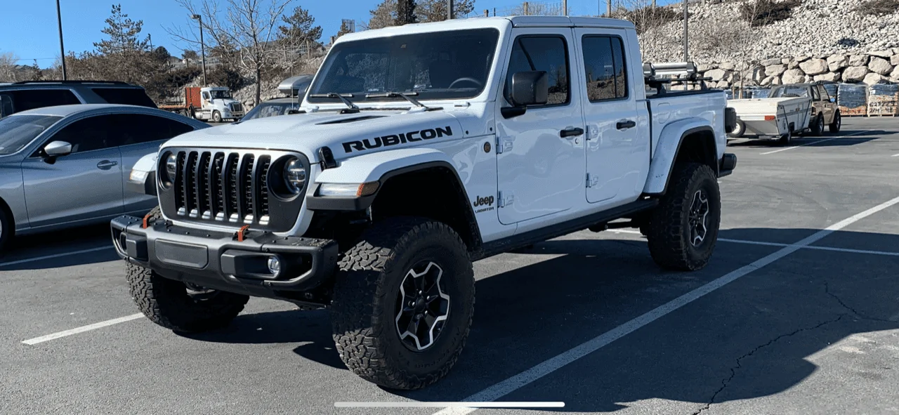 Jeep Gladiator Gladiators on Mopar 2" Lift Kit JTR3