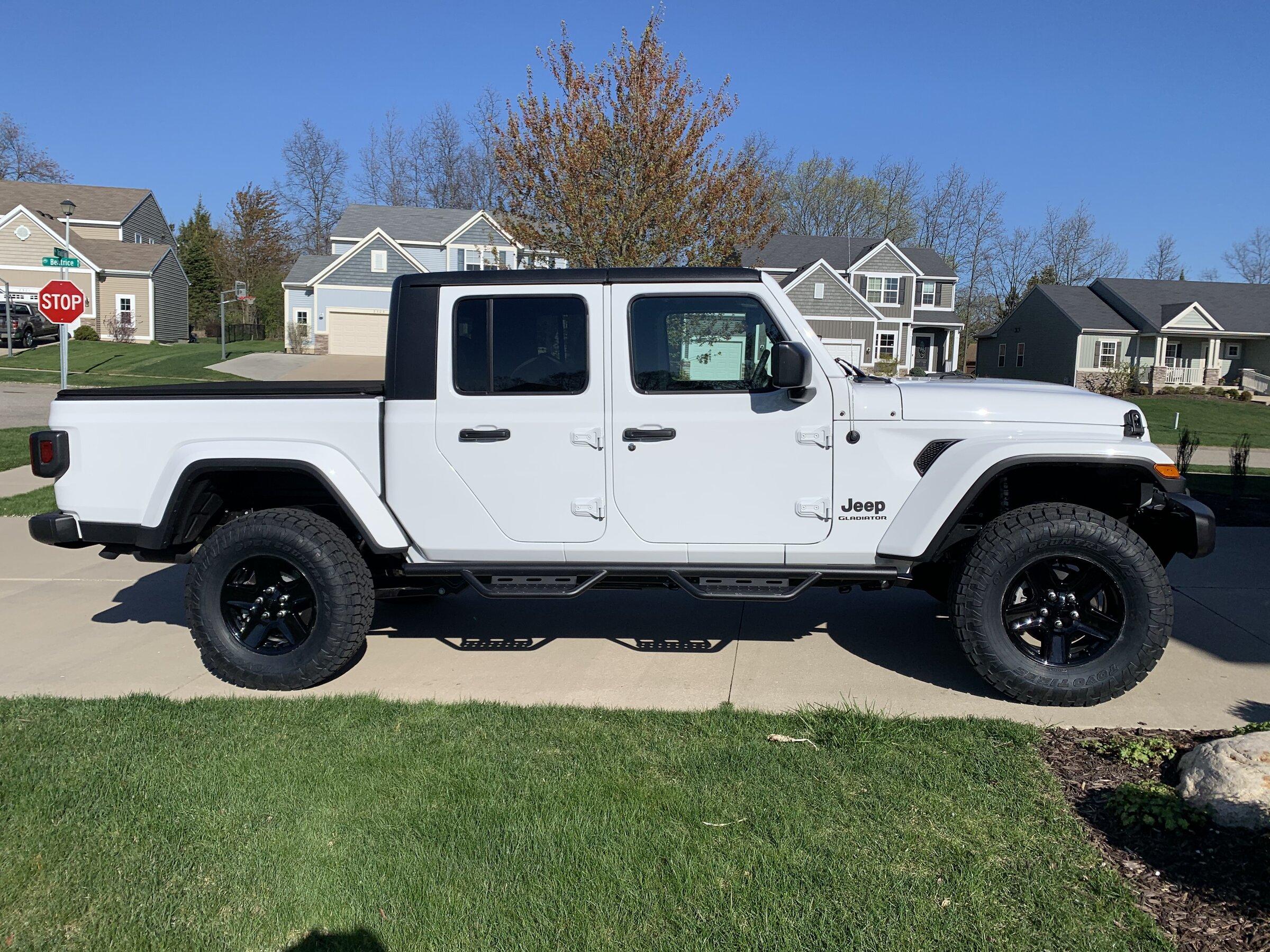 Jeep Gladiator $350 Full Set of Black Stock Rims C1746FF9-DD12-48E2-BB7F-F901605CDDE1