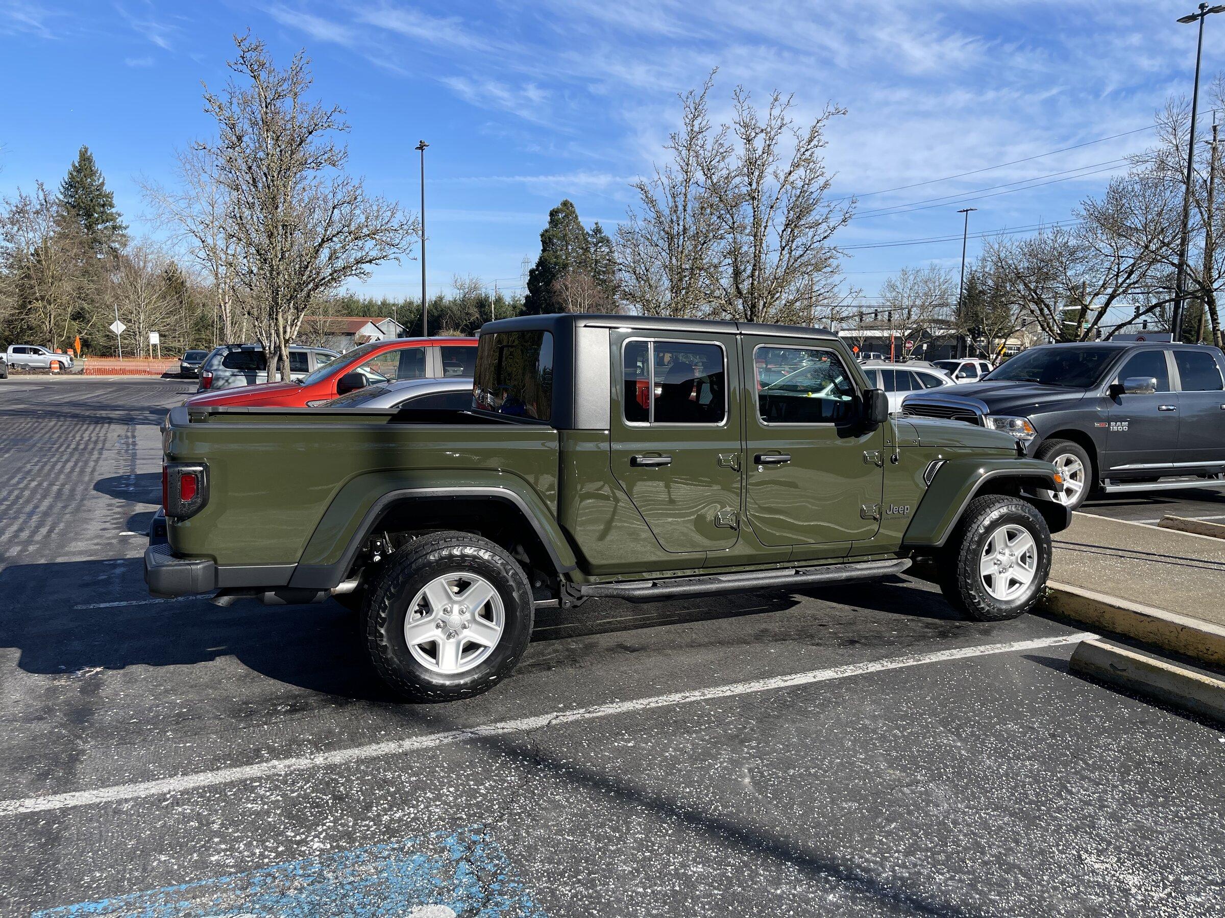 Jeep Gladiator Traded my 2020 Gator 42694EEA-E8C9-4418-B949-5A827DB215B8