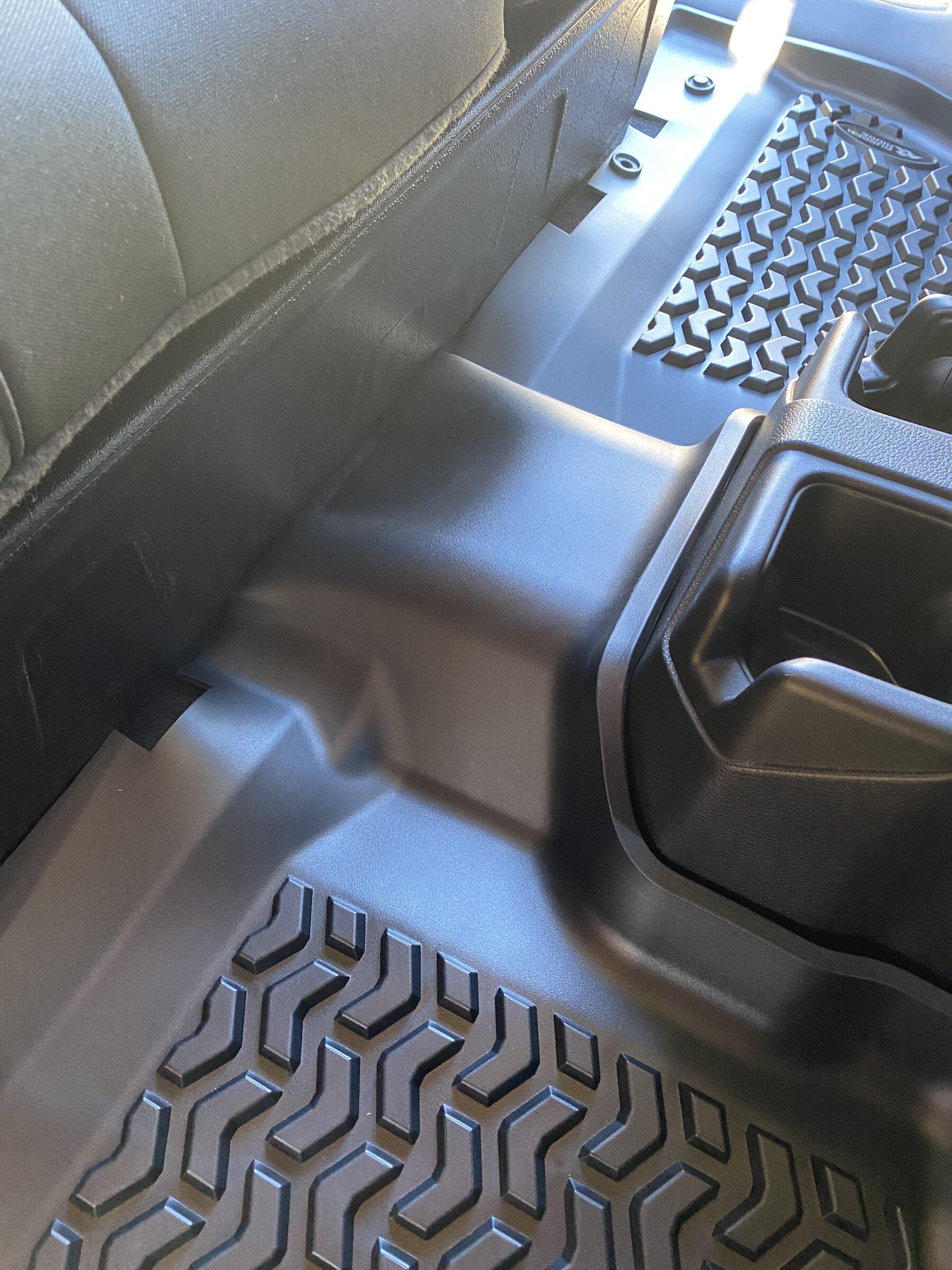 Jeep Gladiator Rugged Ridge Floor Mats installed D690996B-6444-4B94-ACBA-362472F5292E