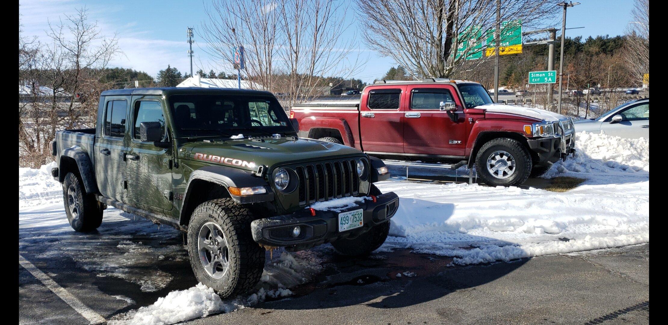 Jeep Gladiator My rubicon next to a H3t alpha Screenshot_20220207-094855_Gallery