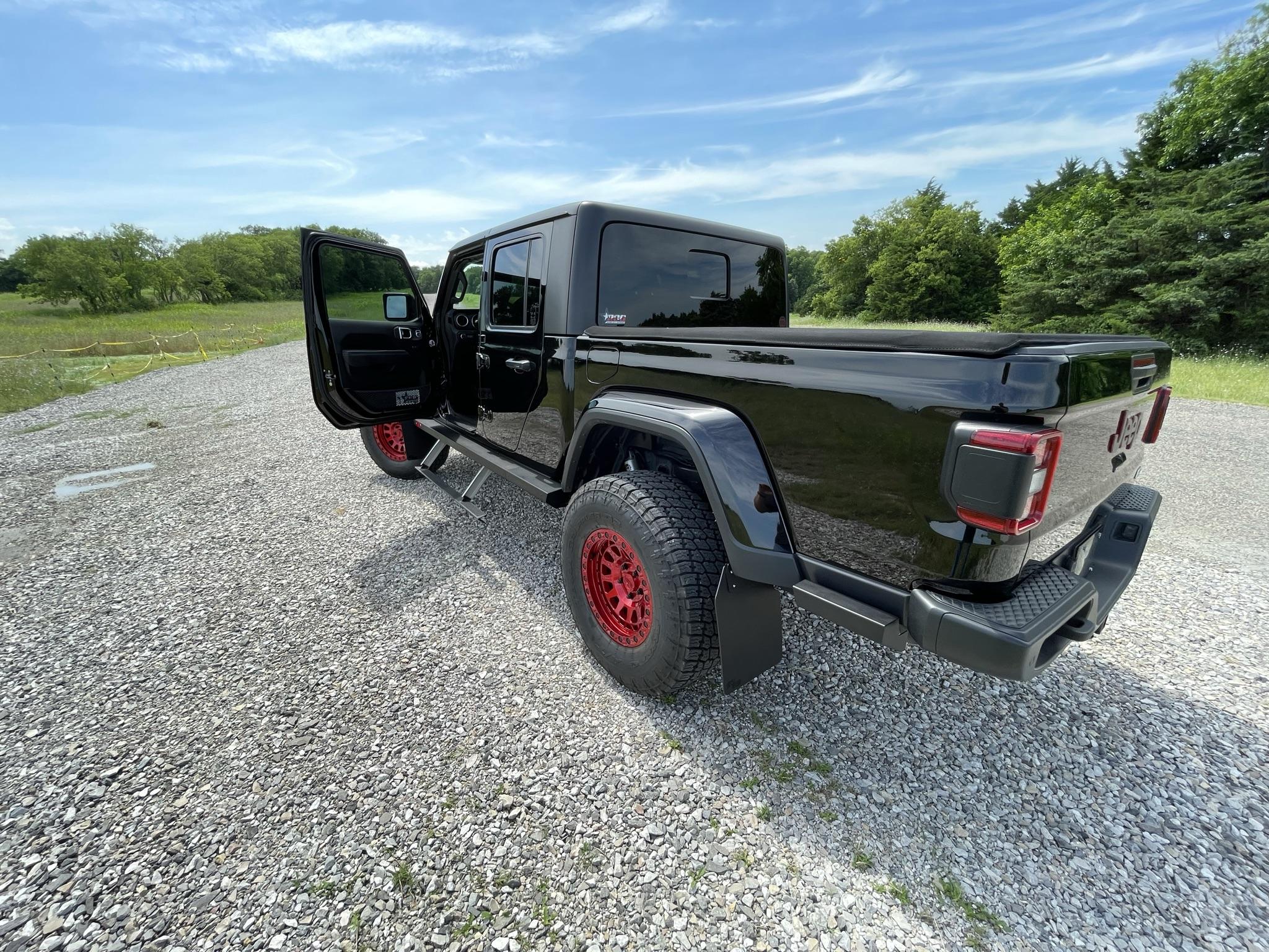 Jeep Gladiator Mudflaps that don't take away from looks of the JT? IMG_0530.JPEG