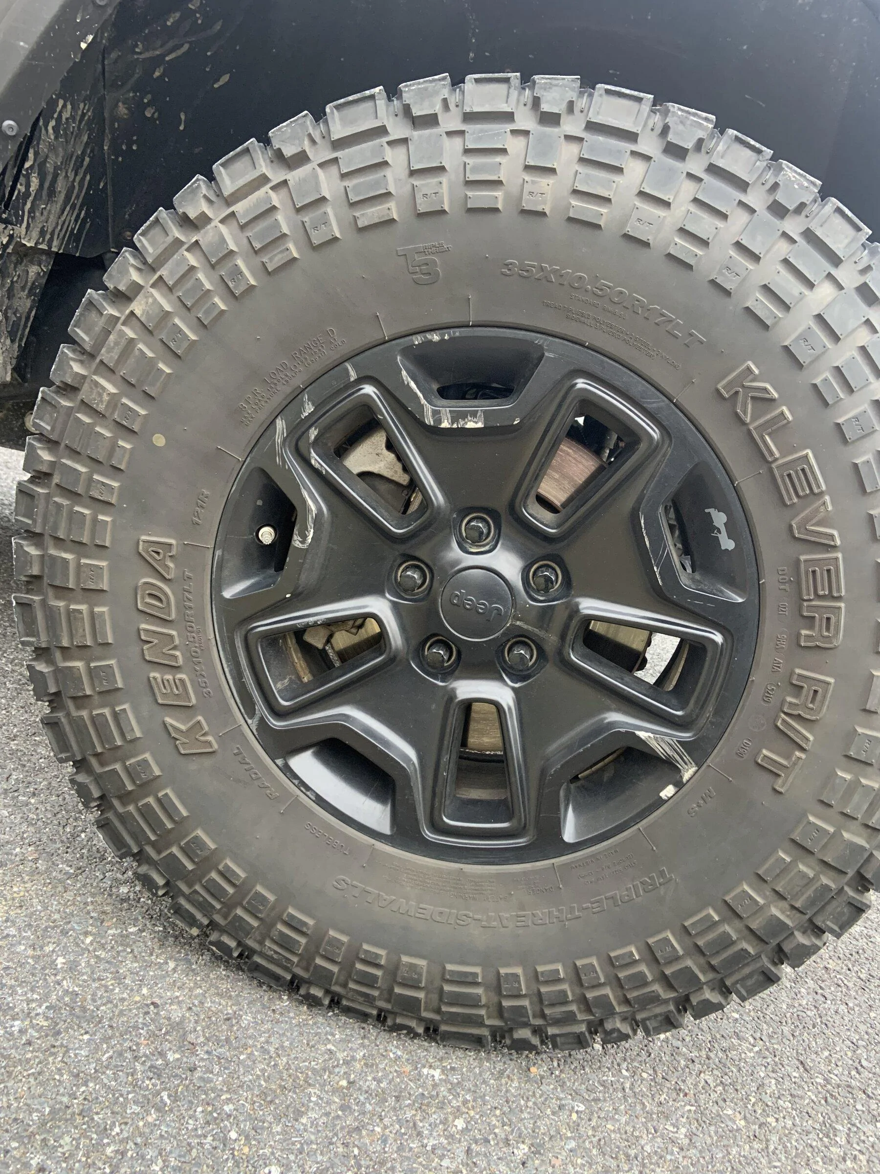 Jeep Gladiator 35x10.50’s on OEM Recon wheels 7B334628-C079-4CD0-B756-7F57E0B87A80