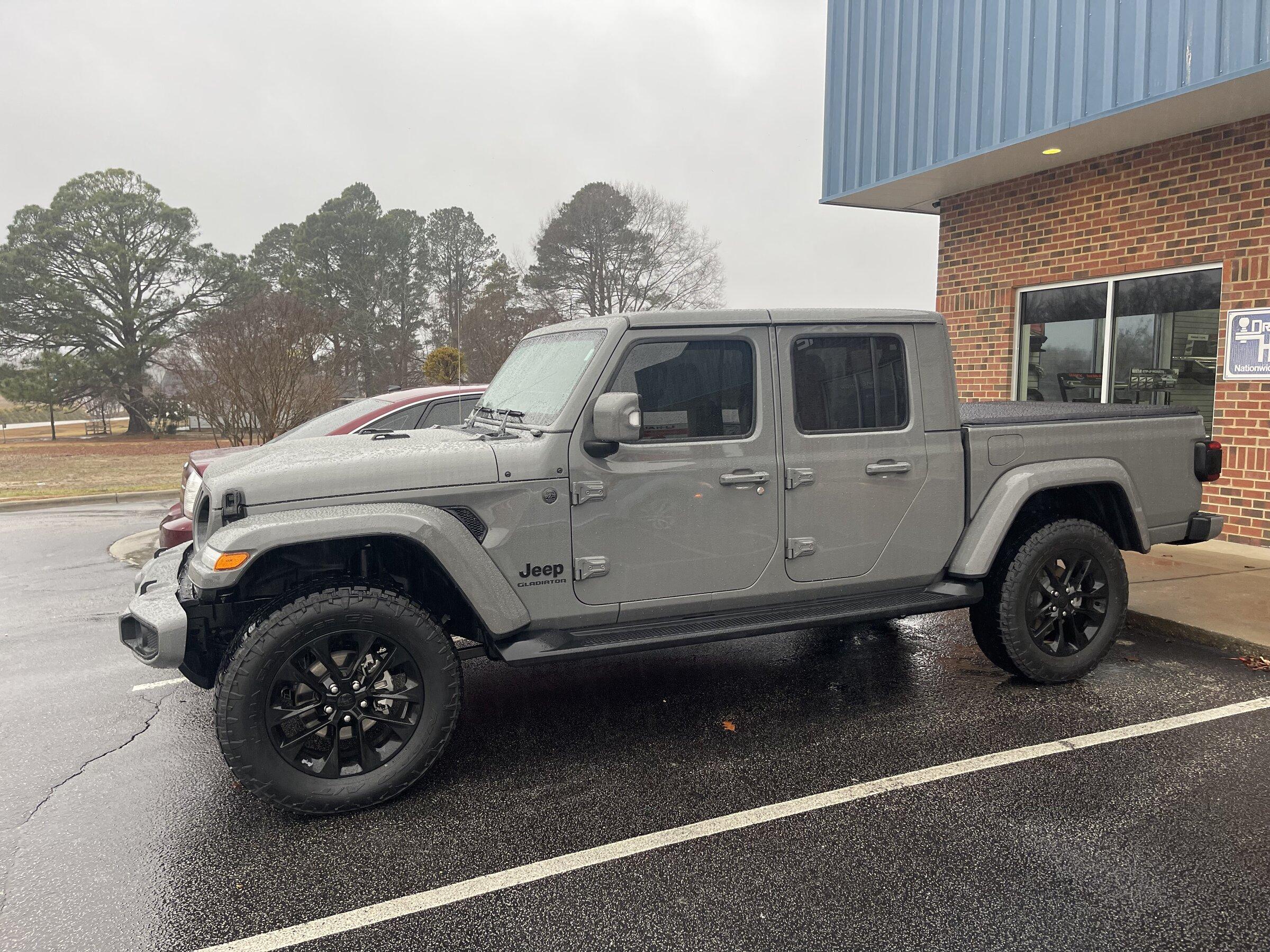 Jeep Gladiator High Altitude's with bigger rubber on stock wheels 1CB0D7C8-56D6-4422-9387-833F383A17DA