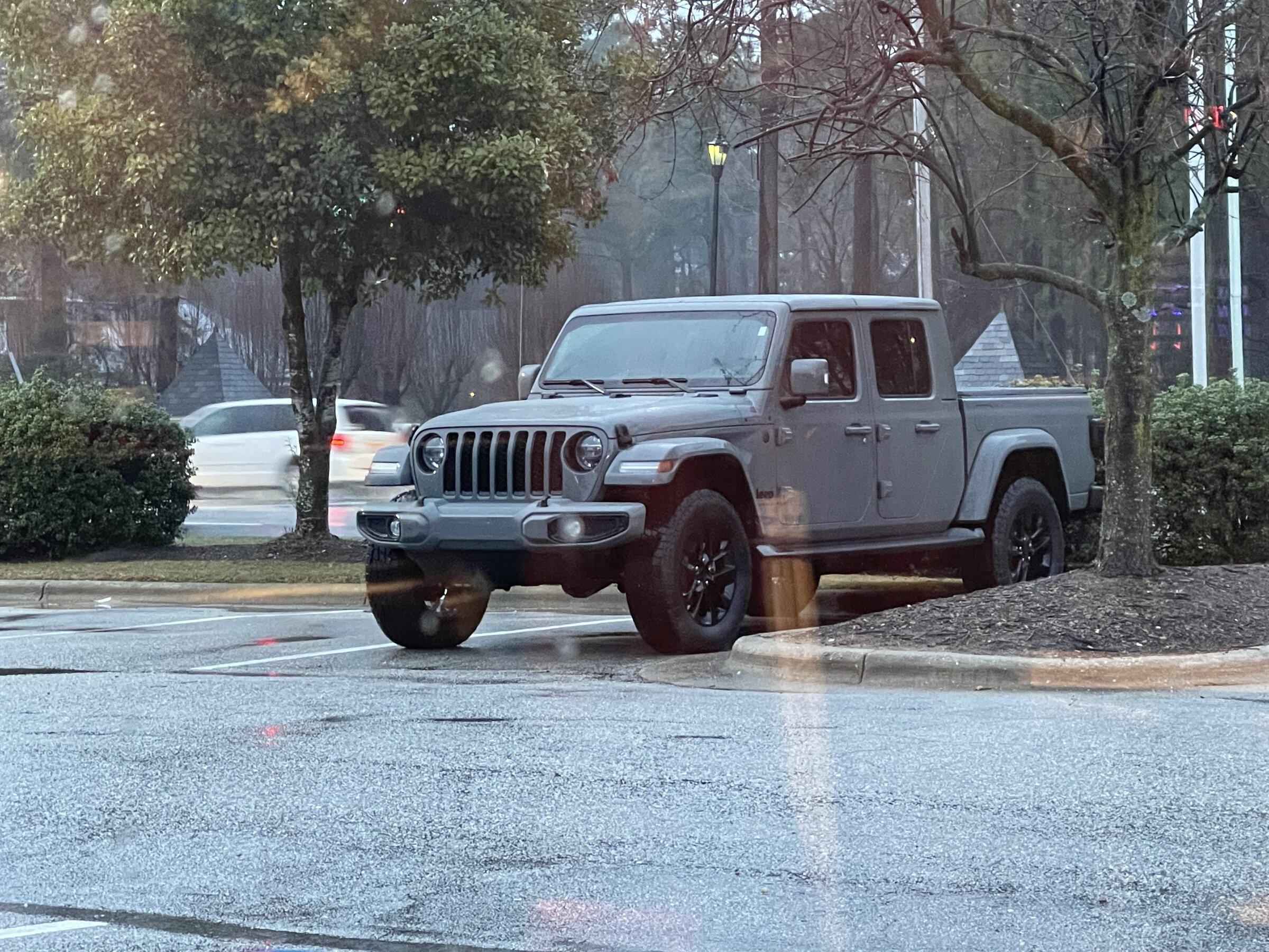 Jeep Gladiator High Altitude's with bigger rubber on stock wheels 71382B08-2AAD-4D8C-B6D7-0505EB7088C4