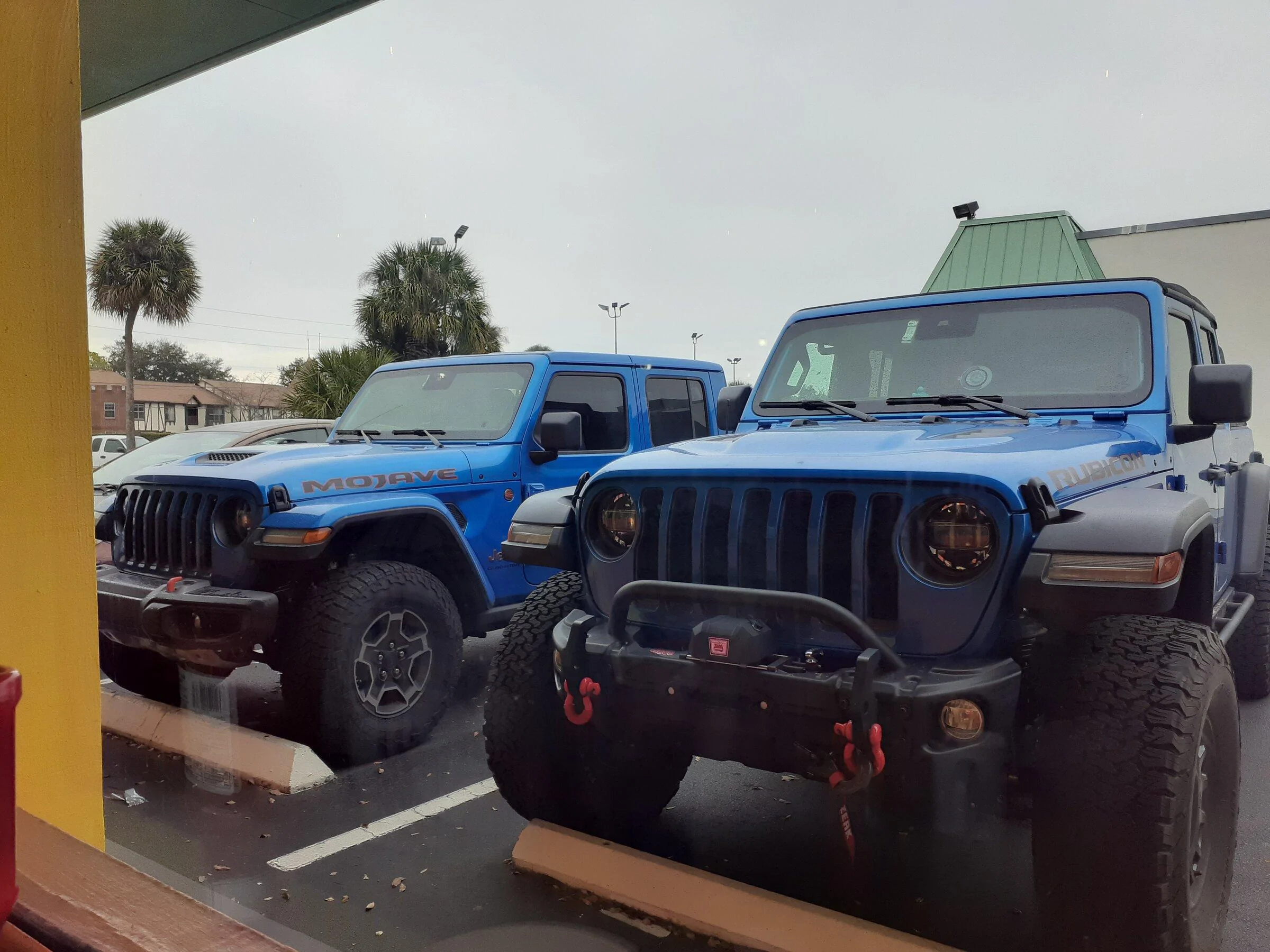 Jeep Gladiator Jeeps Parking Next To Jeeps 20220208_122352