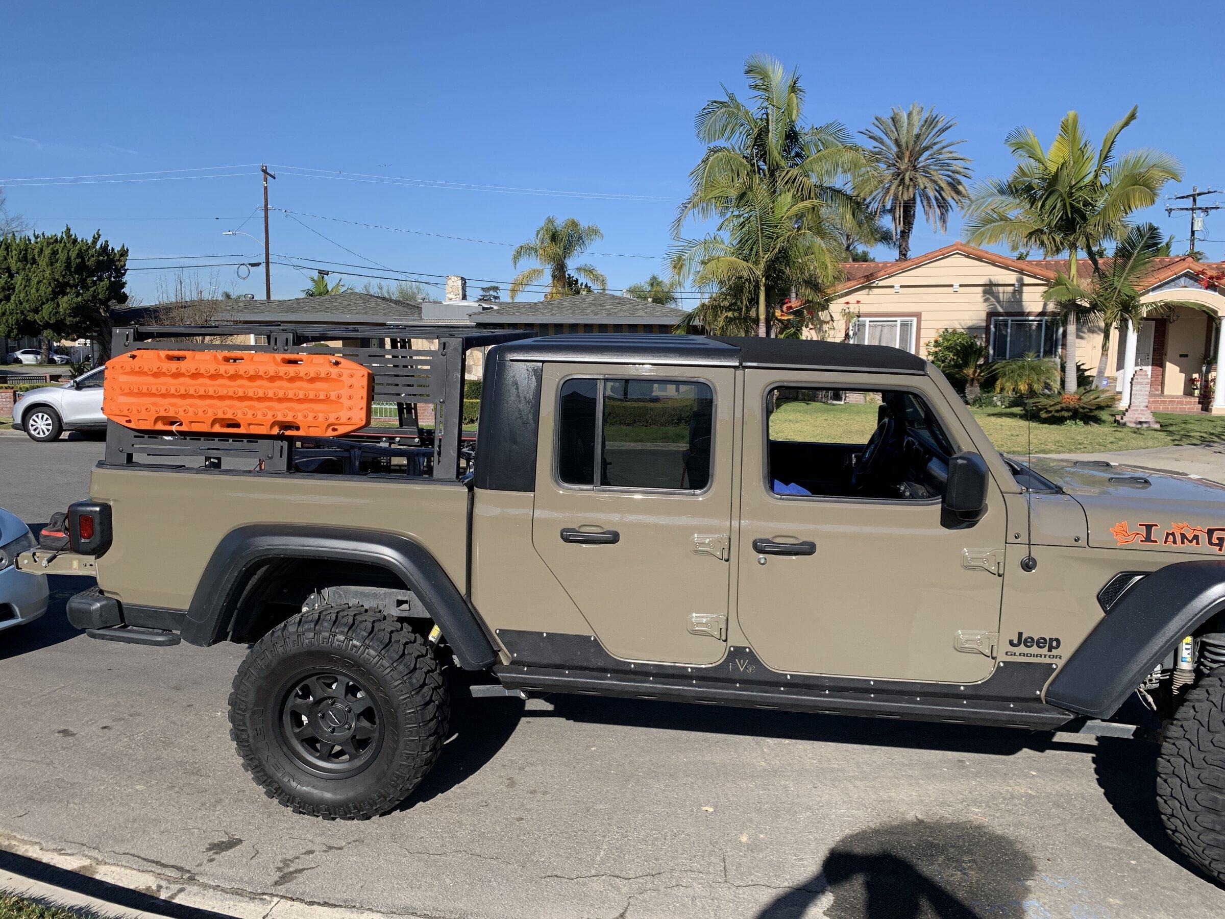 Jeep Gladiator Rebel Offroad full rack AF5D70F3-08E0-4534-9B51-A6D290246047