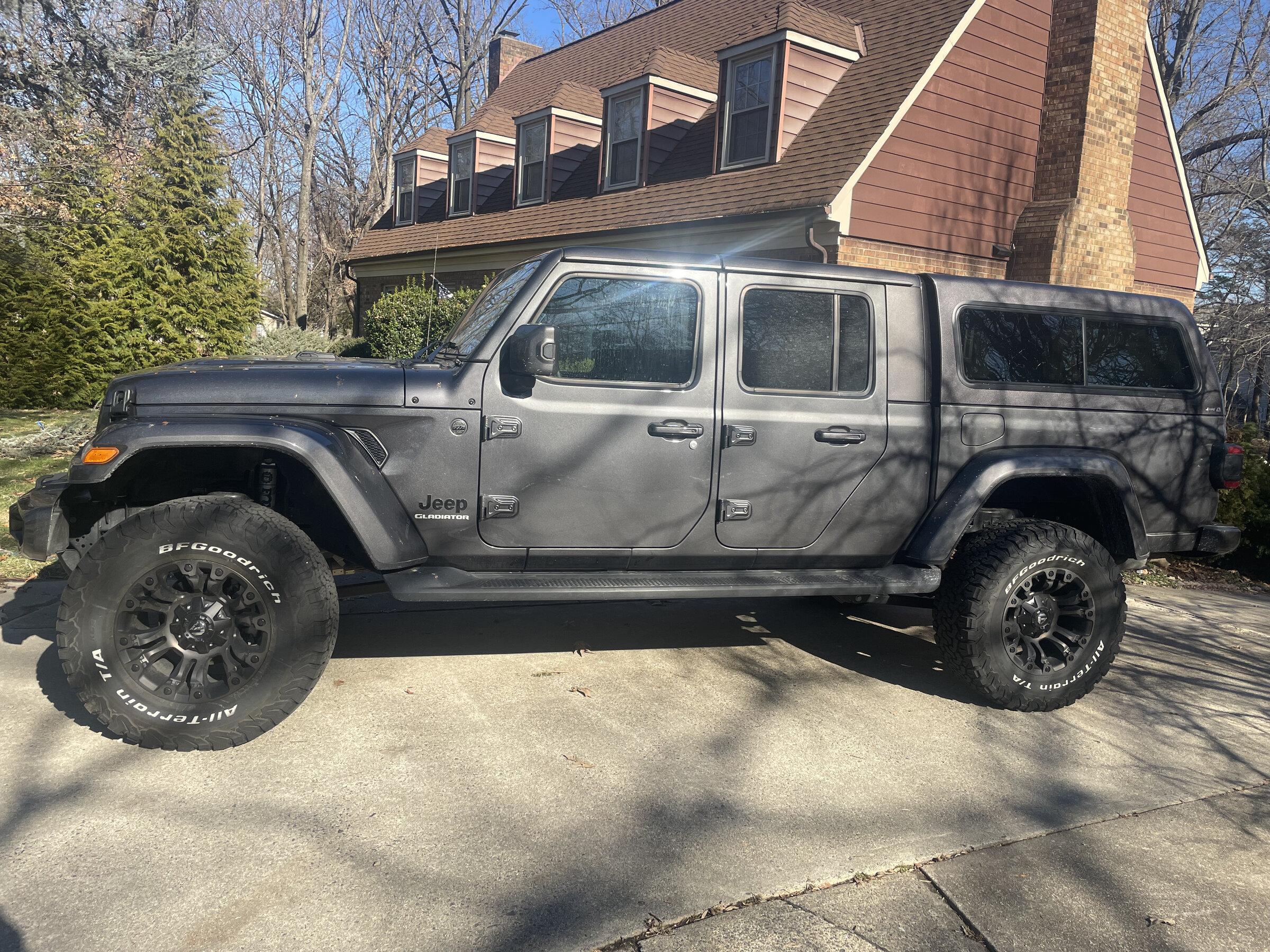 Jeep Gladiator A.R.E. Granite Crystal CX Cap Installed! A1C66FDE-D8C0-449F-A2F1-0FF72FF5D591