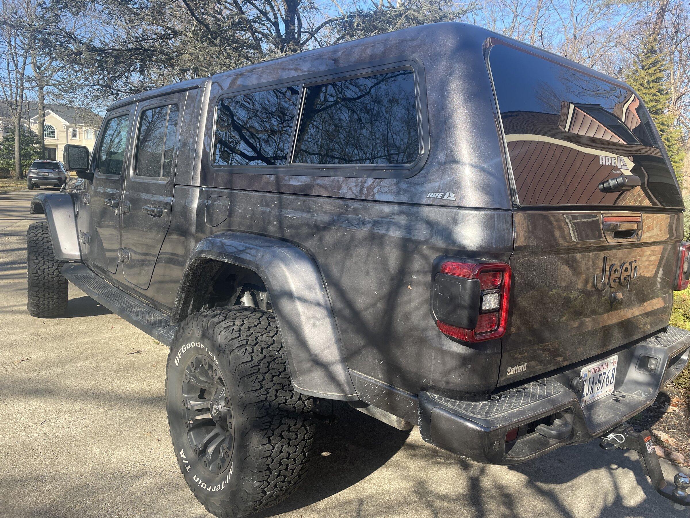 Jeep Gladiator A.R.E. Granite Crystal CX Cap Installed! EAC460D8-CCB8-4497-AA73-2D29F72F98F5