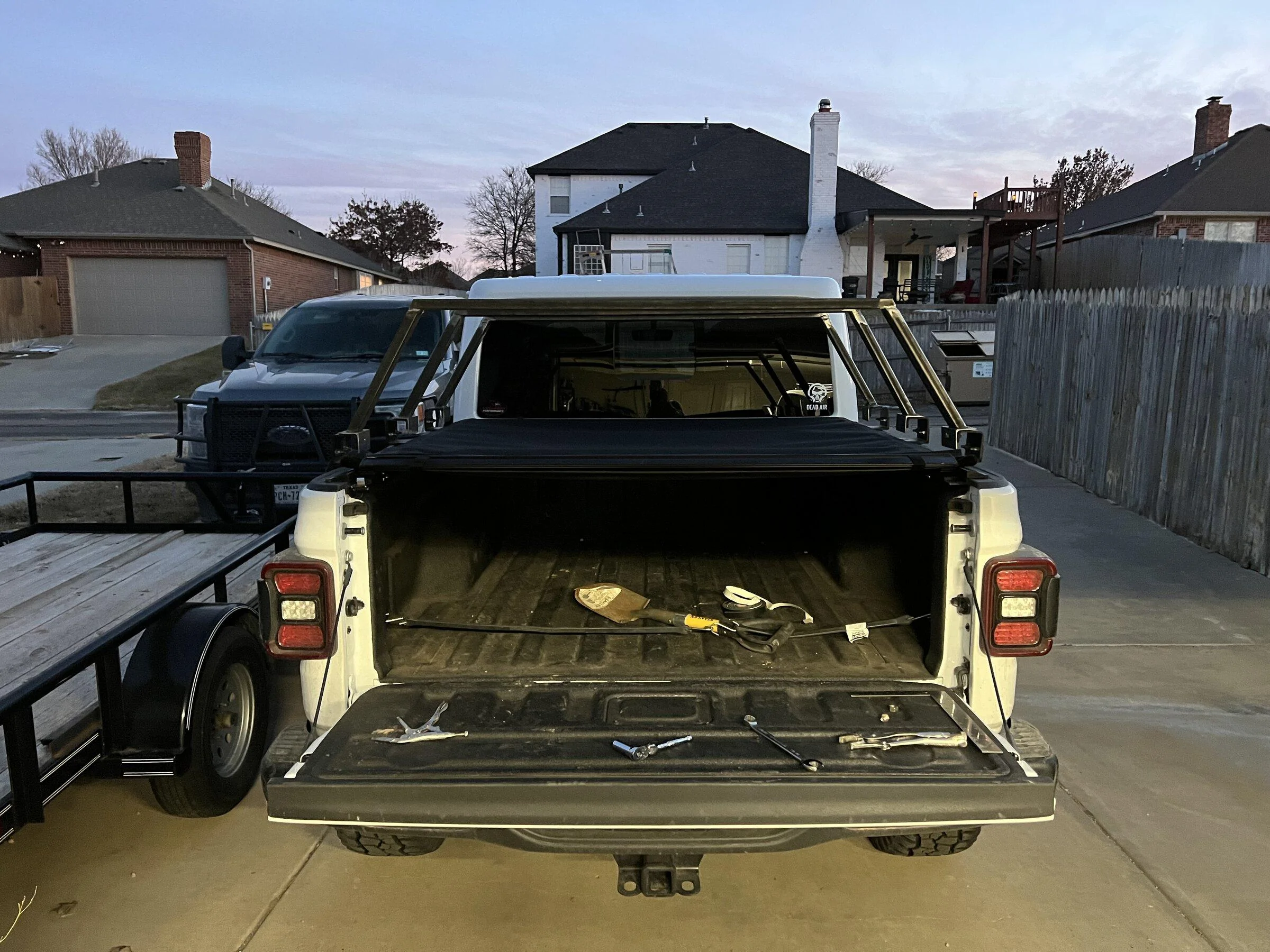 Jeep Gladiator Built not bought bed rack 7774A347-0689-4963-BED6-493BED61AD8F