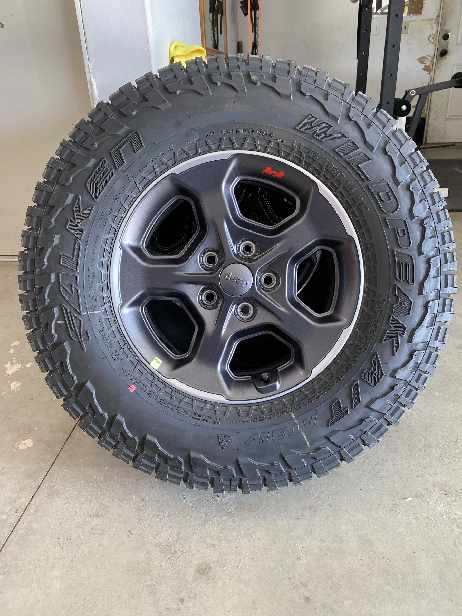Jeep Gladiator Brand New Rubicon Wheels and Tires 2783C091-45B7-4803-93E3-0B850E594BA7