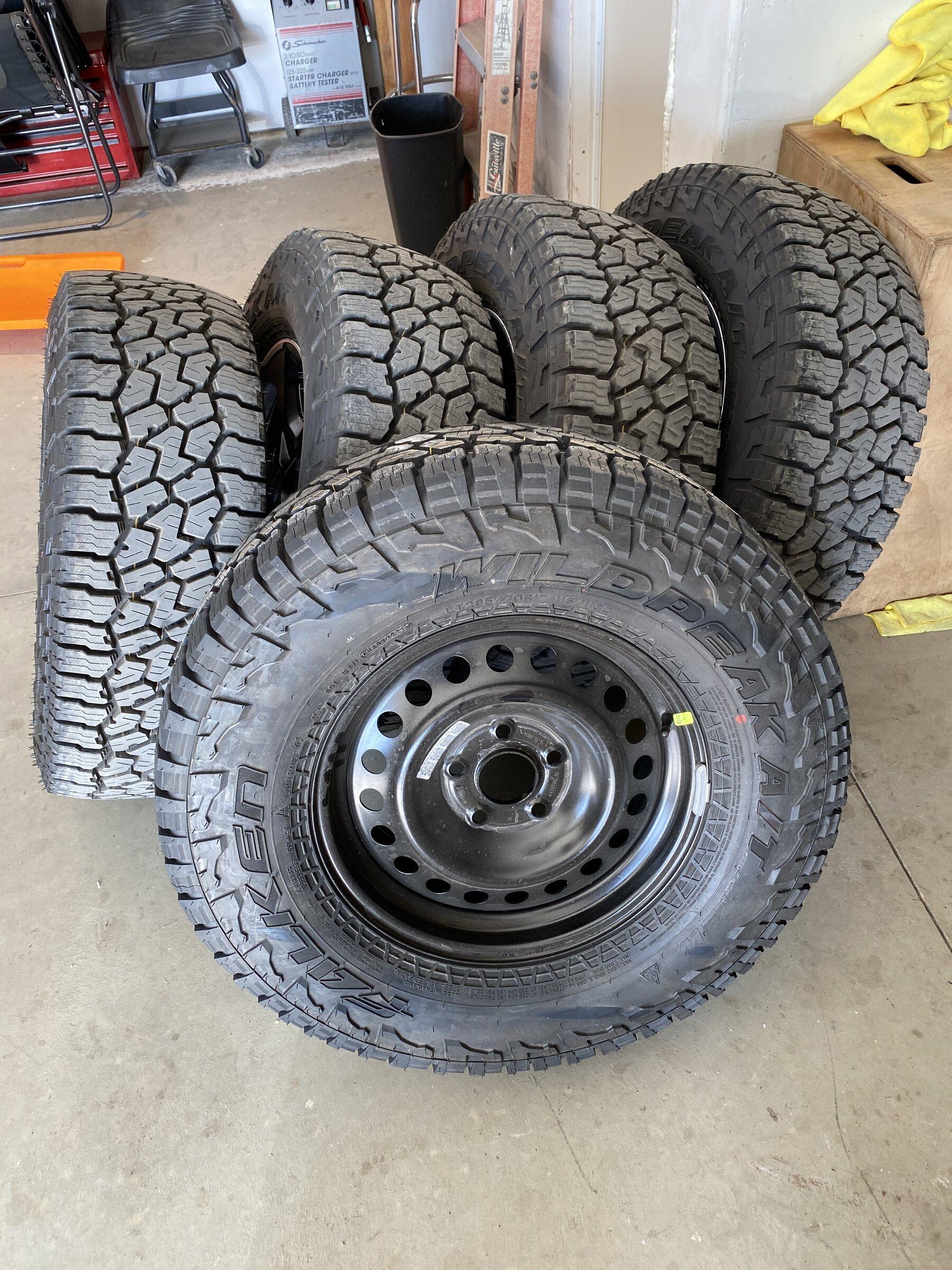 Jeep Gladiator Brand New Rubicon Wheels and Tires 8D55FF01-DF44-4913-B028-210D98FA7344