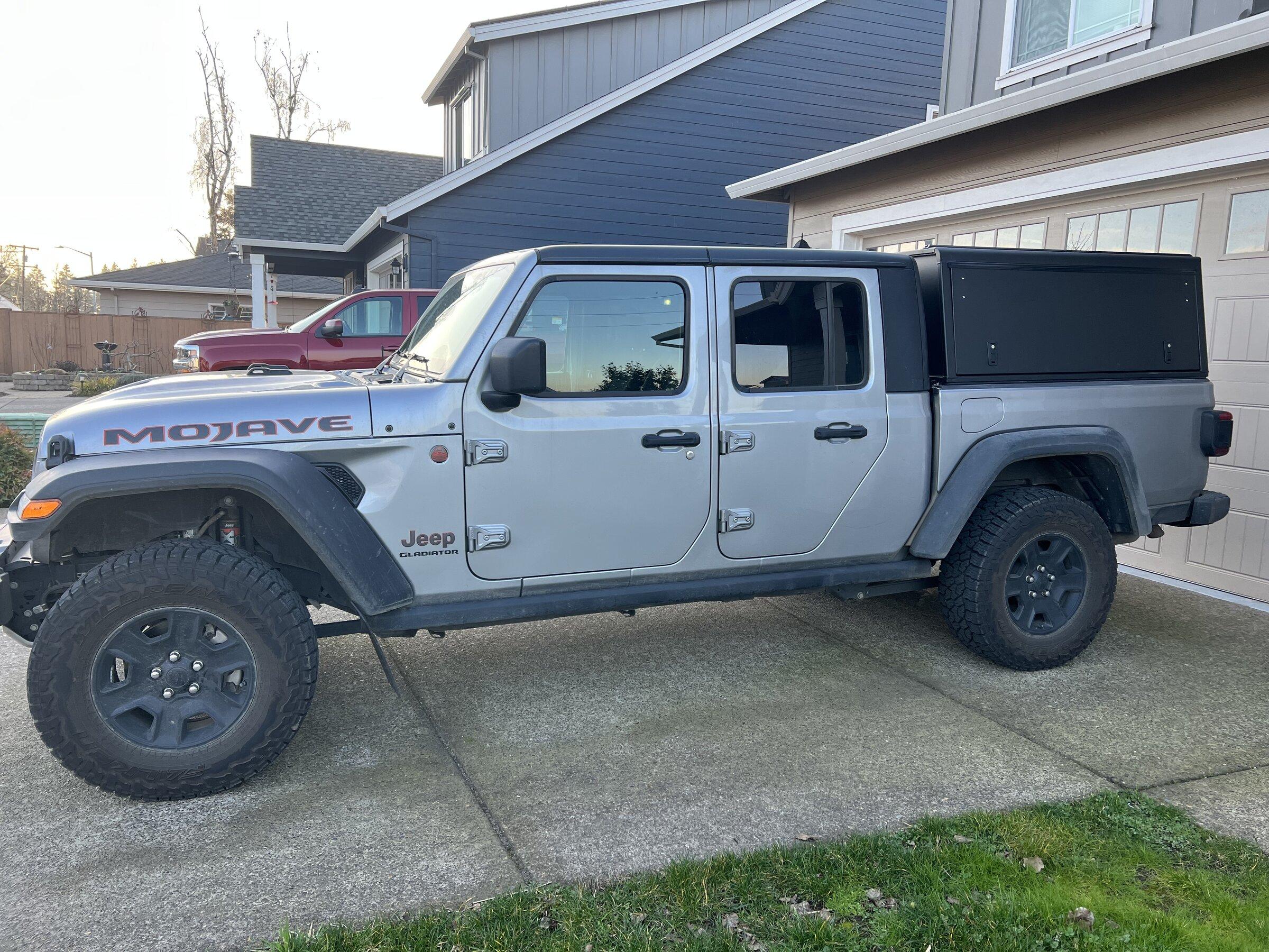 Jeep Gladiator Alu-Cab Gladiator Bed Cap IMG_5302 2
