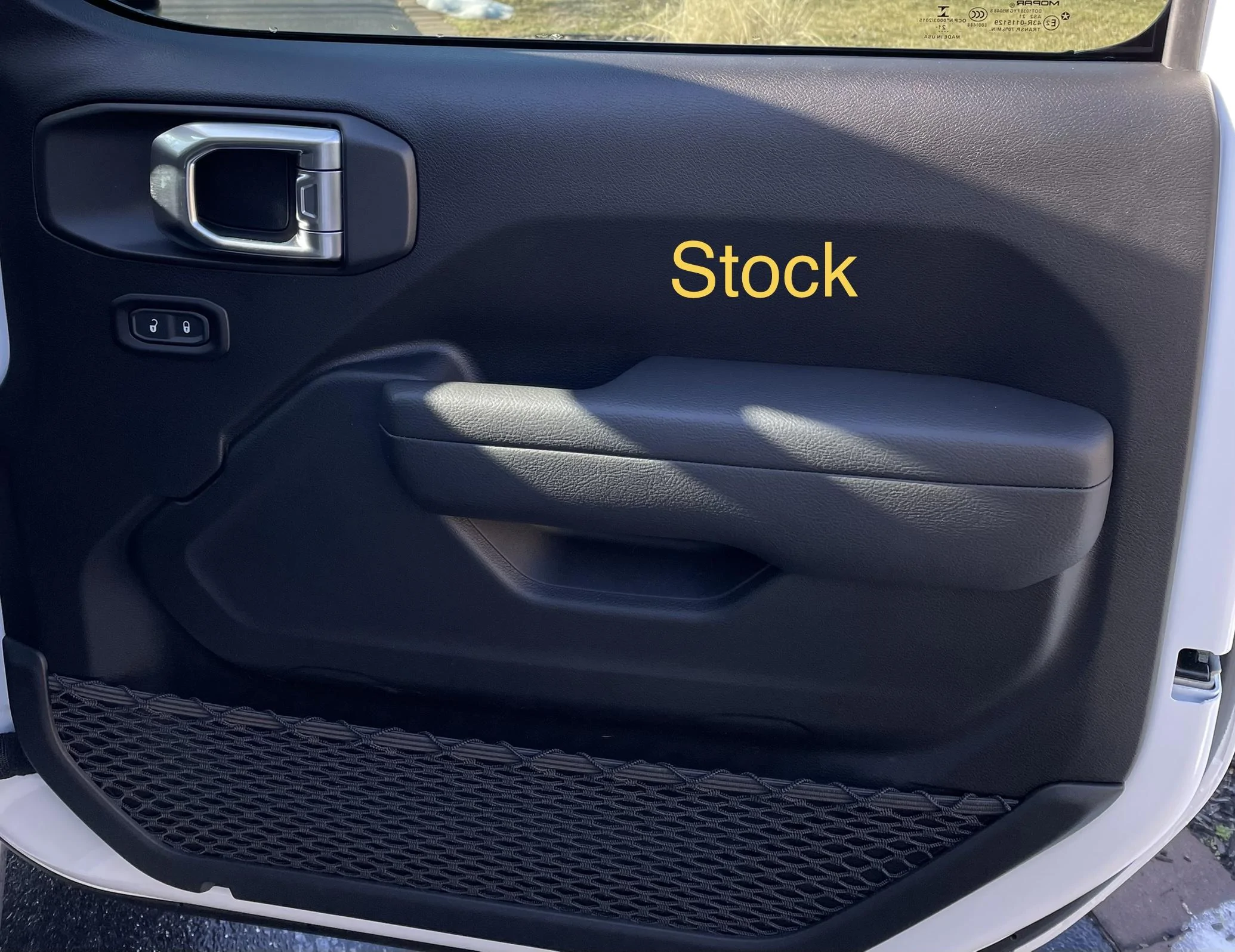 Jeep Gladiator Mojave leather Door Armrest fitment 576CD995-D803-4948-97B4-1382514B474C