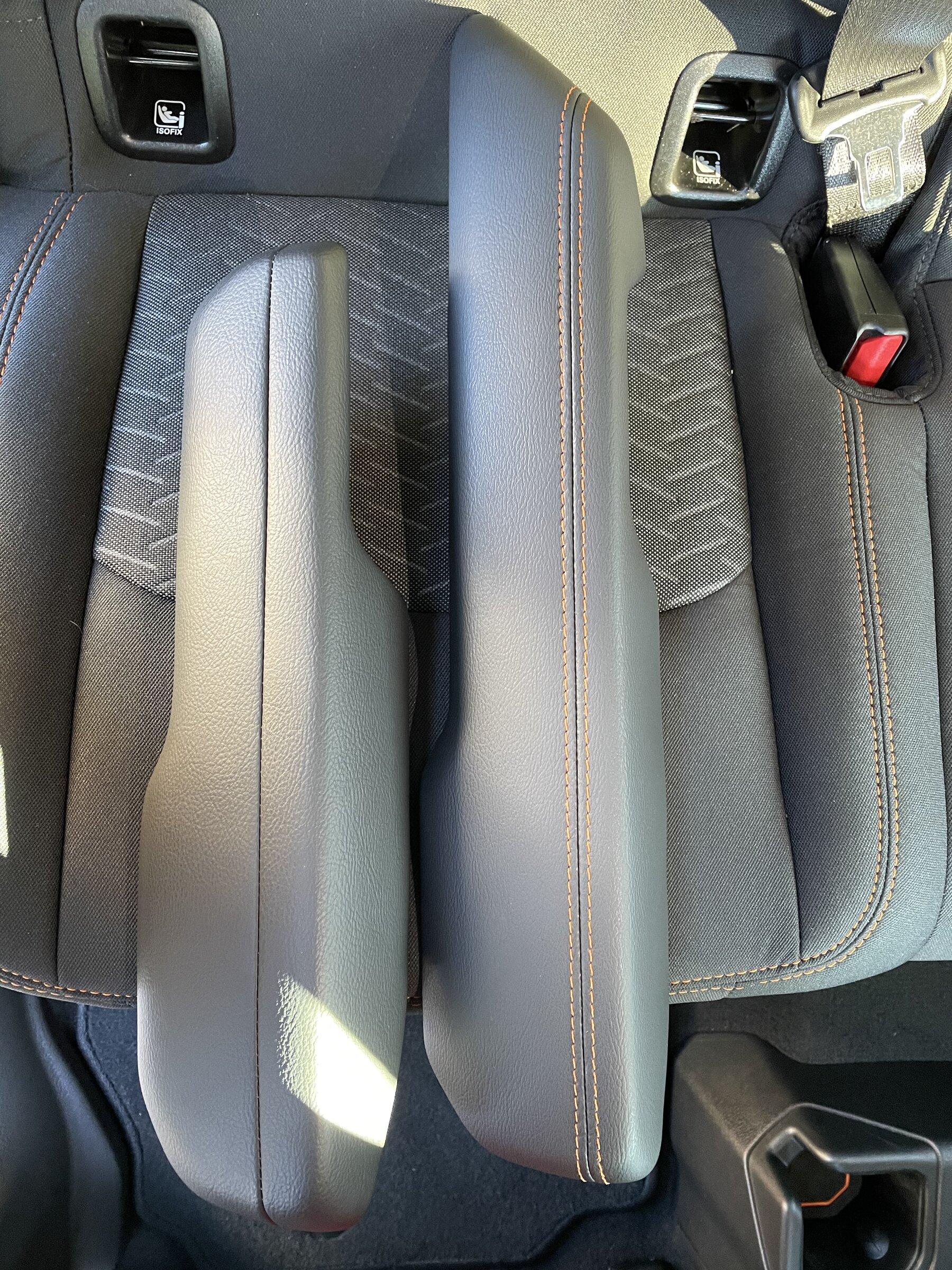 Jeep Gladiator Mojave leather Door Armrest fitment 1D8804A9-4A89-436A-B8AA-666F70B897A2