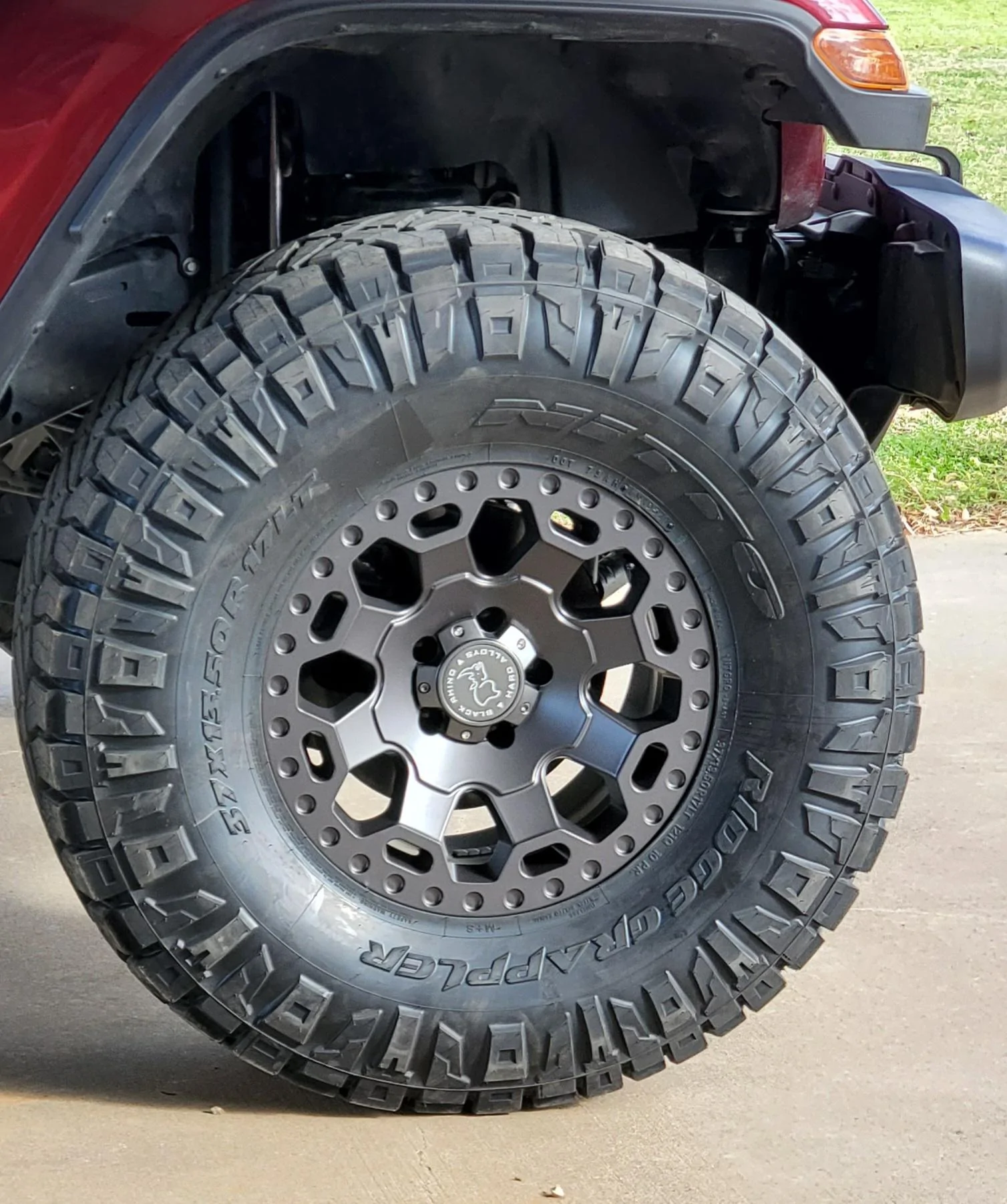 Jeep Gladiator 37" Tire & 17" wheel combo 20210319_170800