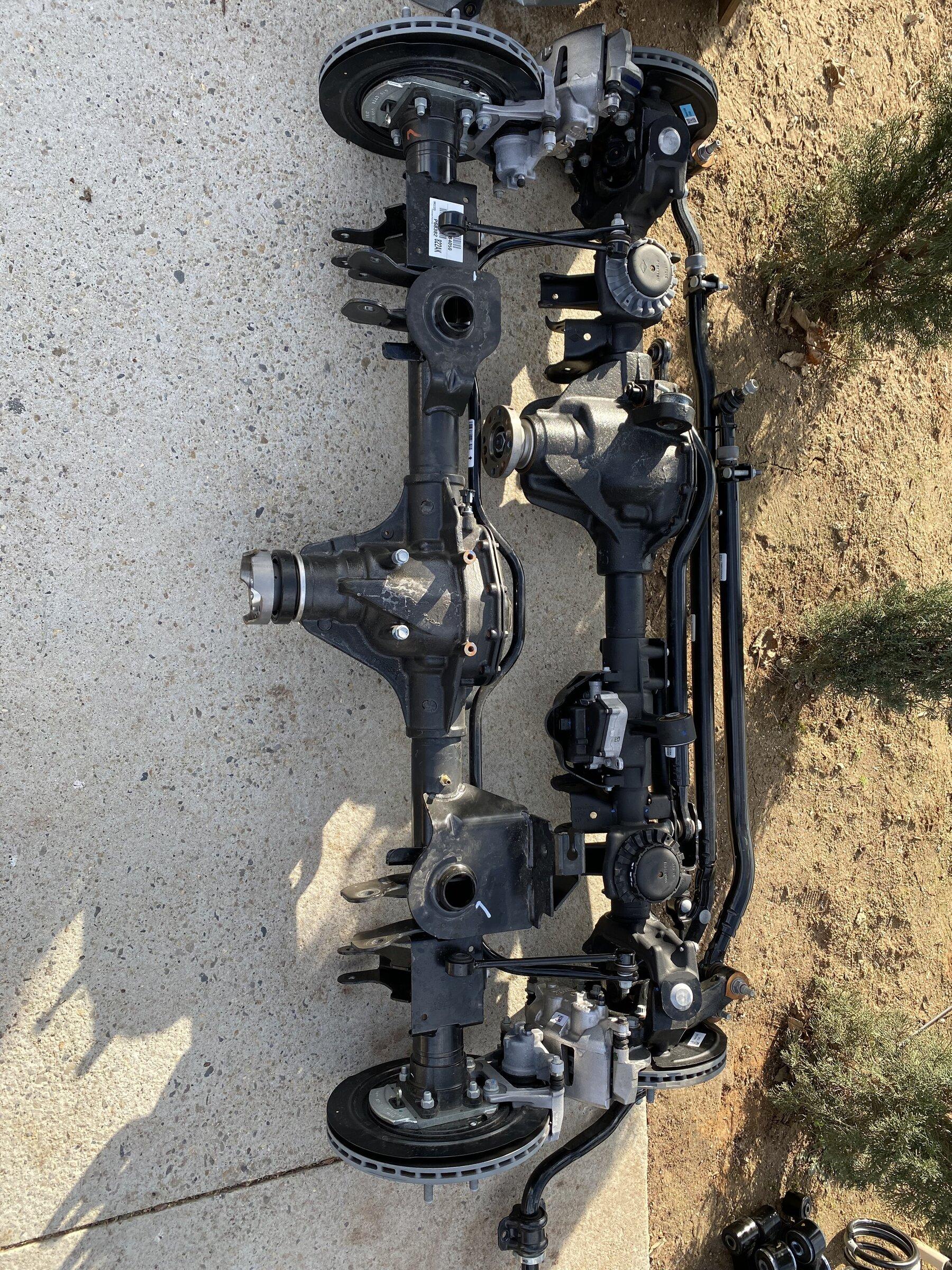 Jeep Gladiator 2022 FACTORY RUBICON FRONT AND REAR AXLES BB233F15-2F6F-4A25-BA4B-C1972BDF0EBE