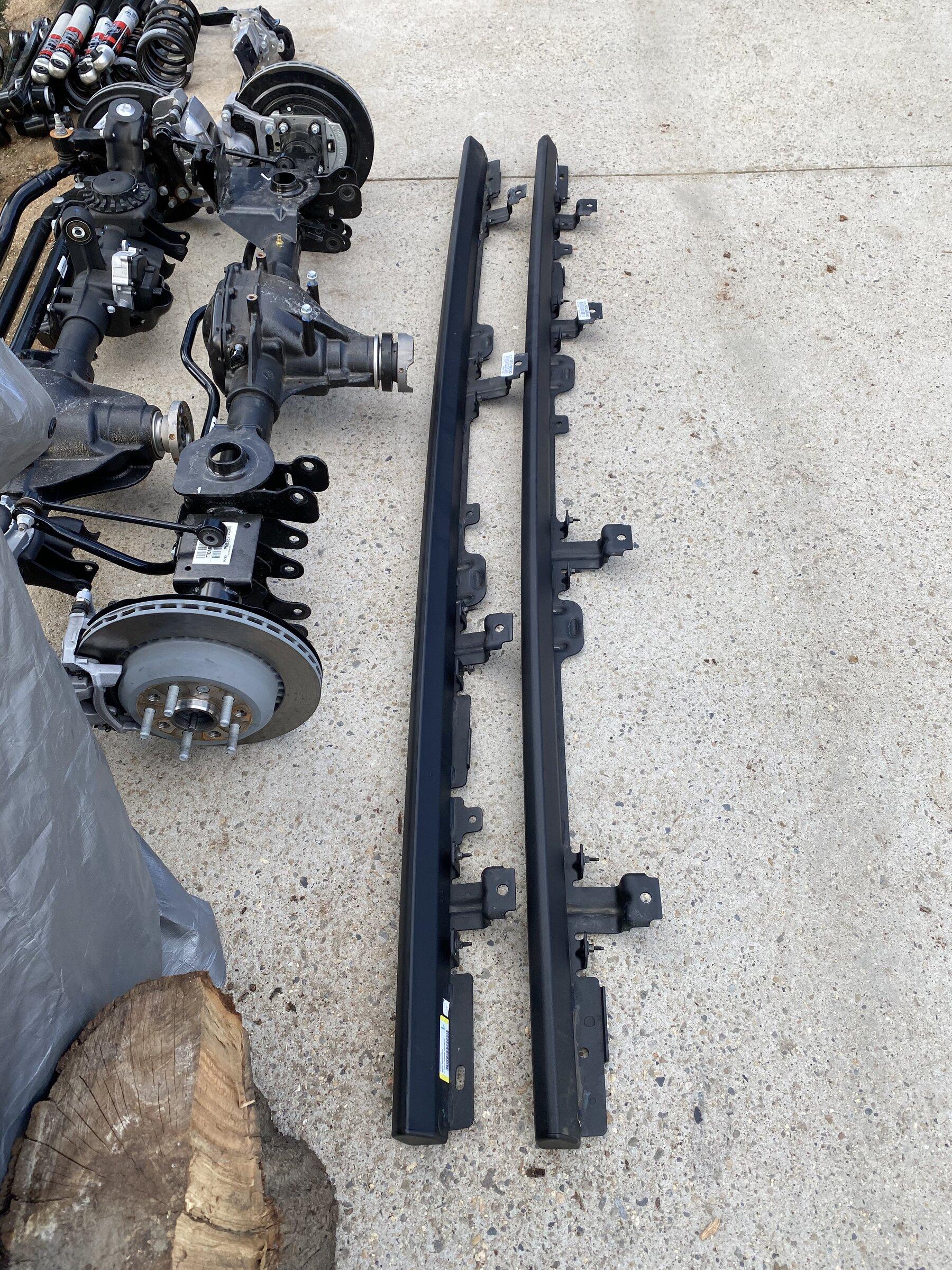 Jeep Gladiator 2022 Factory Rubicon Rock Rails 648BBB70-E3A3-45A9-BC16-3C893DF5E63A