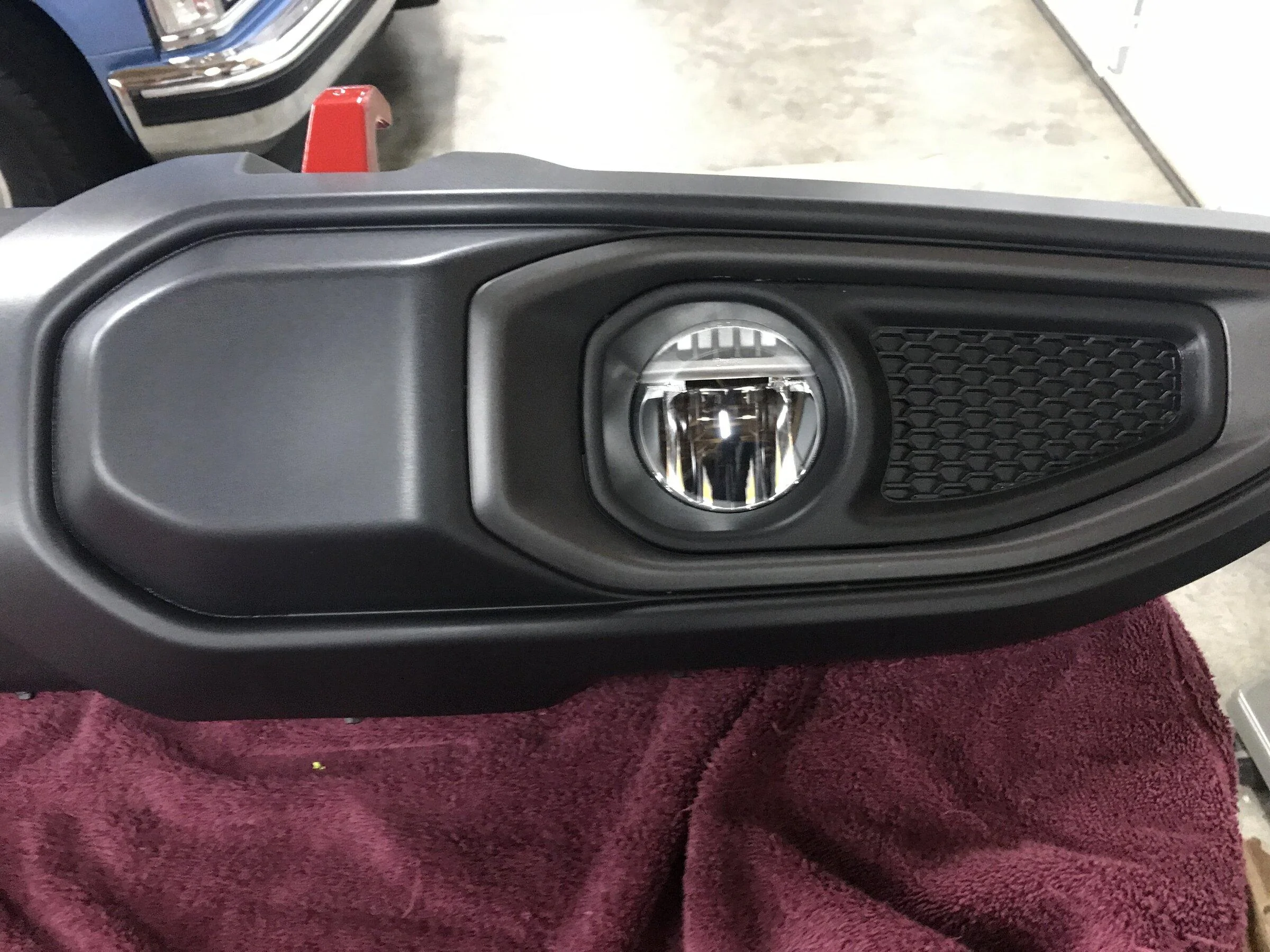 Jeep Gladiator Mojave Plastic Bumper and Sto n sho quick release tag bracket. 21BBD6B6-8C35-44BB-94A1-3E31902F11C3