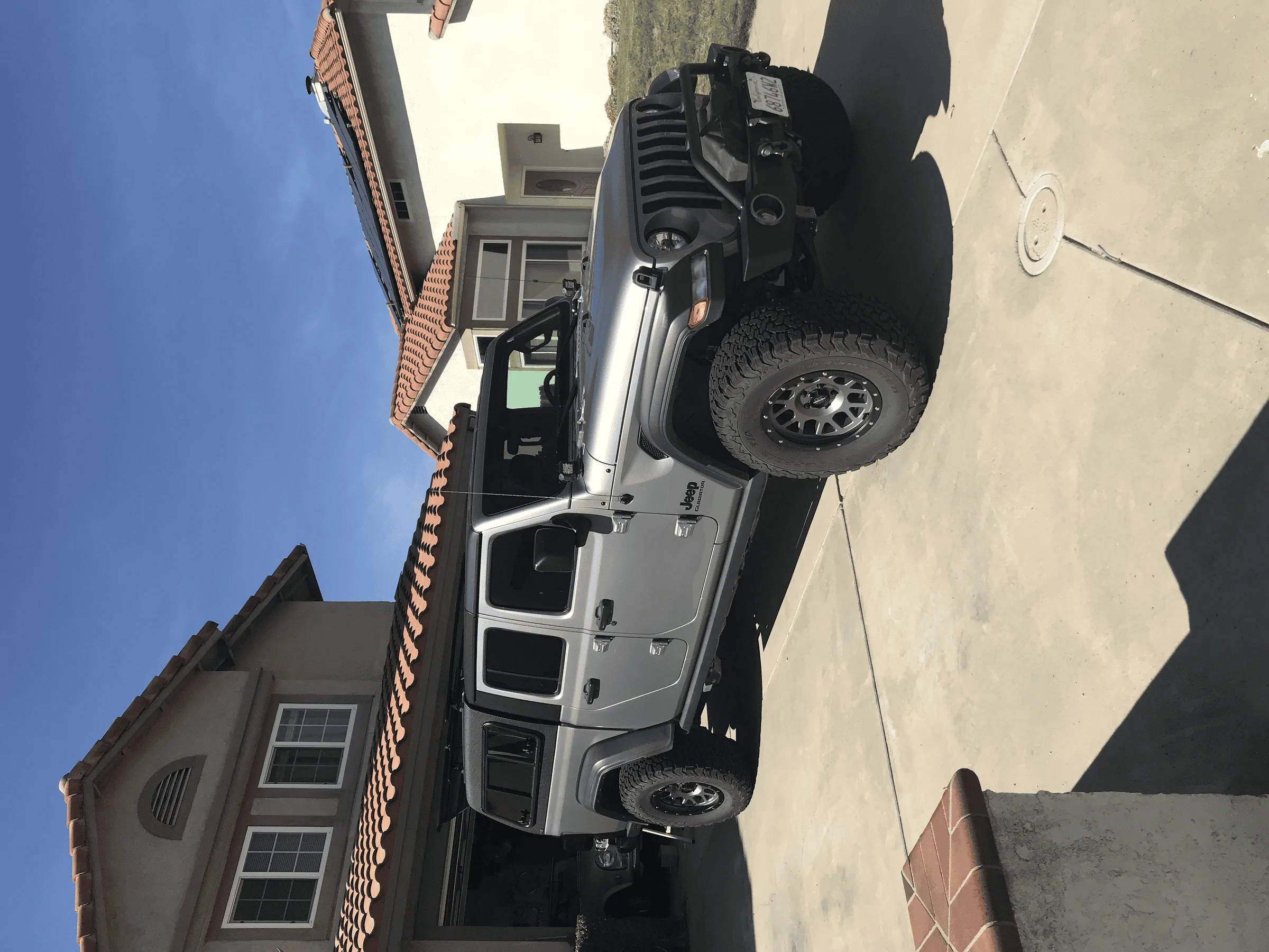 Jeep Gladiator Black is played out, let's see some colored rims tempImagewaB1sS