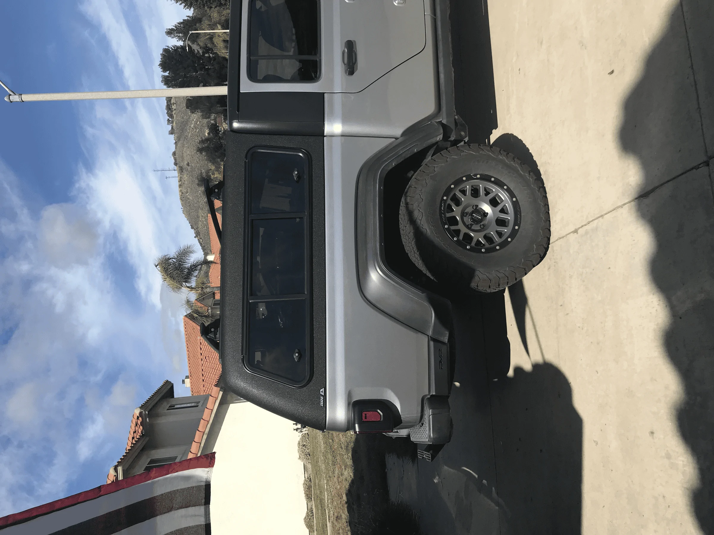 Jeep Gladiator Black is played out, let's see some colored rims tempImageG6NPWO