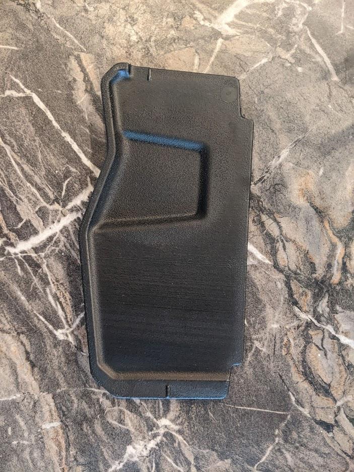 Jeep Gladiator Mysterious plastic pieces under seats. What are these? PXL_20220210_153840519