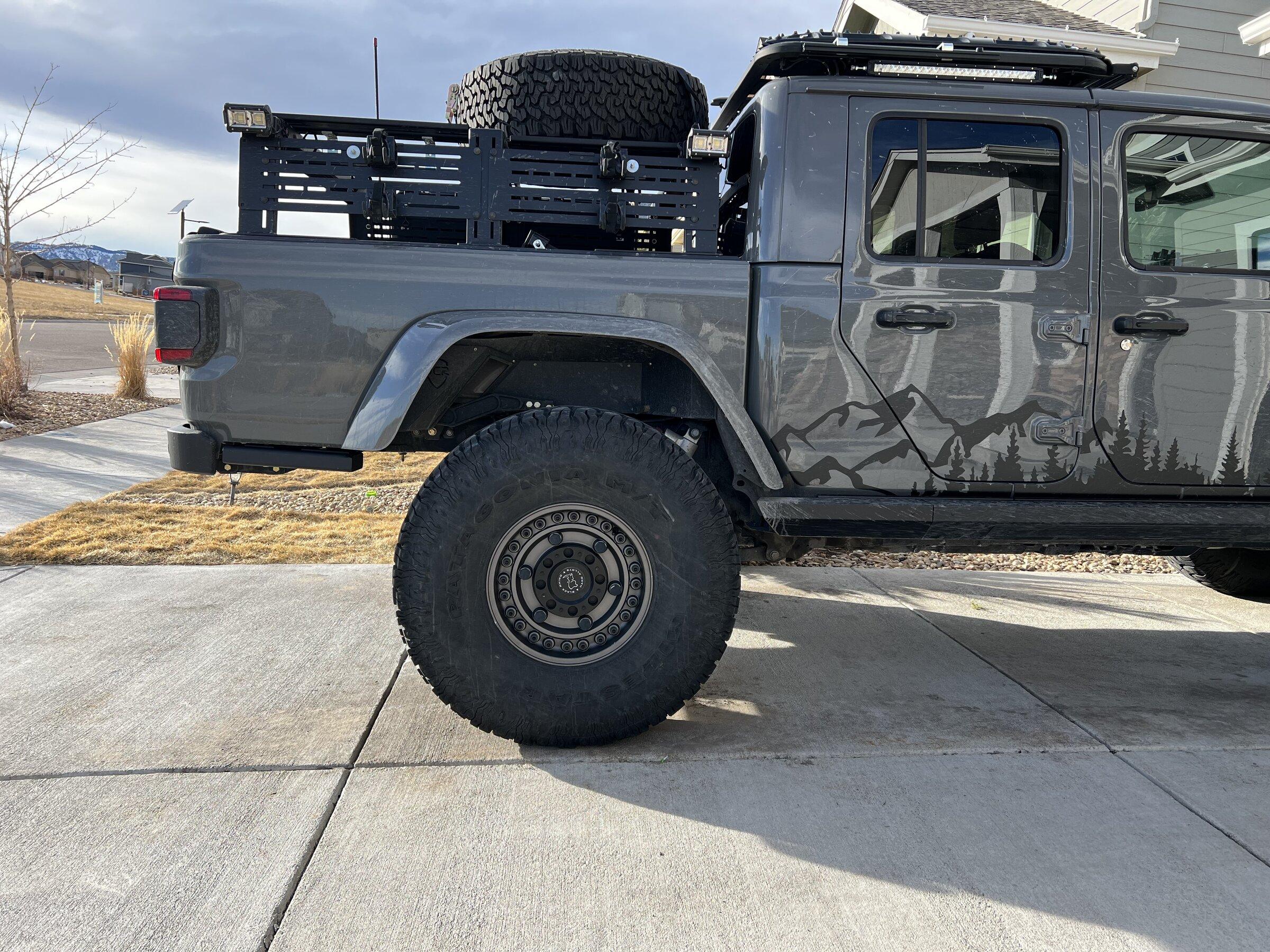 Jeep Gladiator DV8 new rear bumper, looks pretty promising! IMG-7675