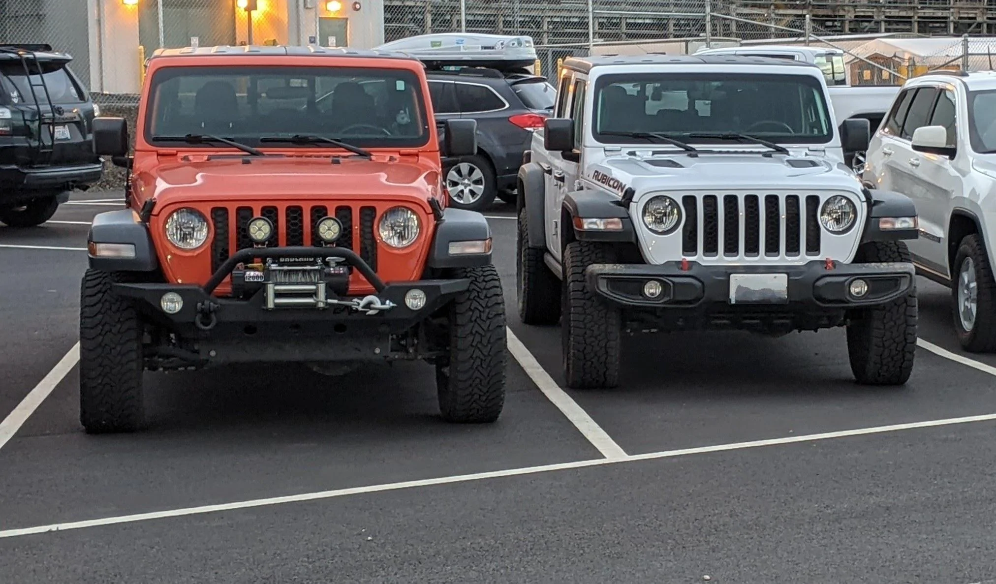 Jeep Gladiator Jeeps Parking Next To Jeeps PXL_20211115_151223063.MP~3