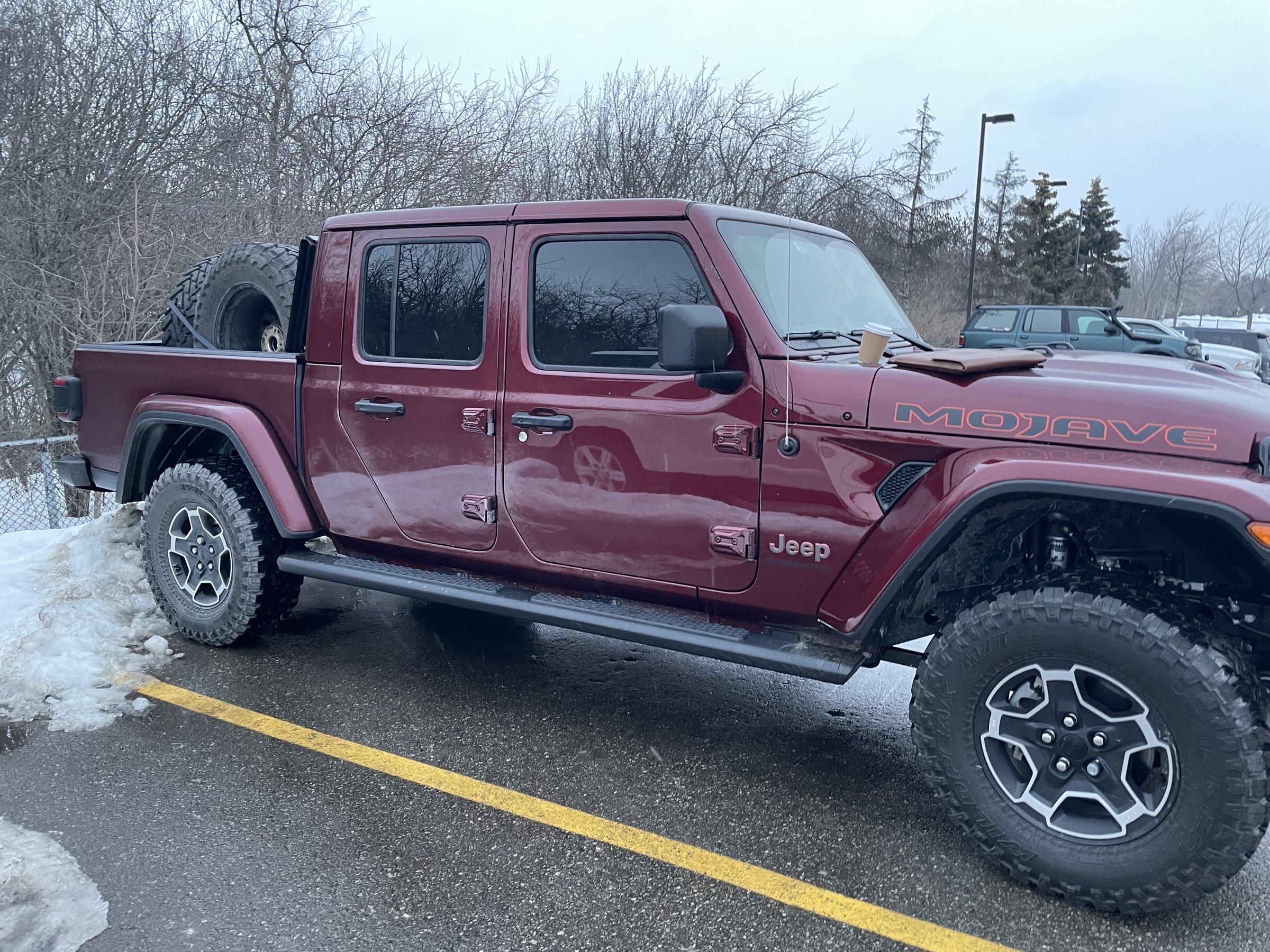 Jeep Gladiator Stock Mojave w/ 37s Thread 9DA6008C-6755-4E0D-89E9-8BDF546F63DE
