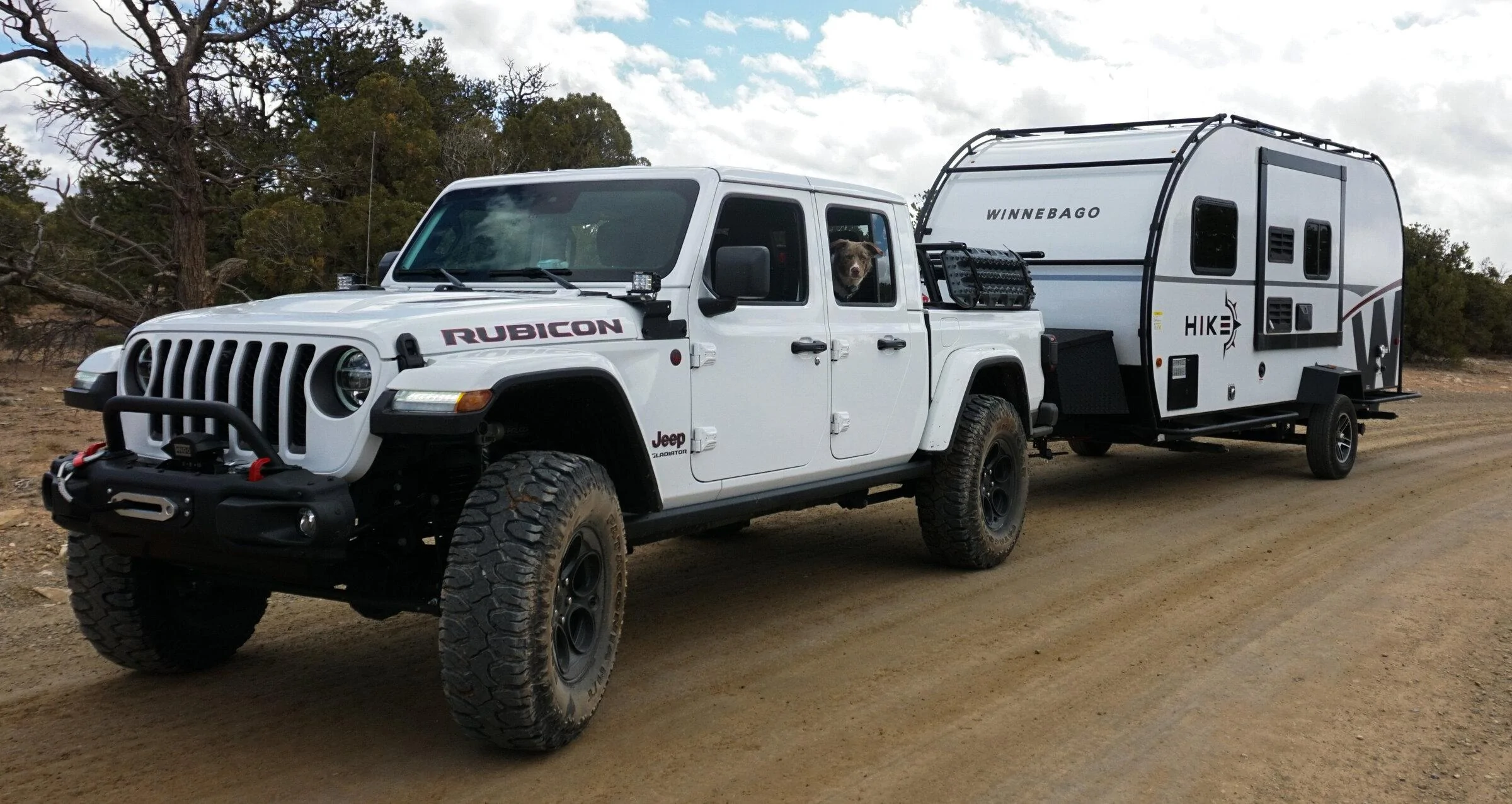 Jeep Gladiator Seeking opinions on towing this TT with a Max Tow DSC00681
