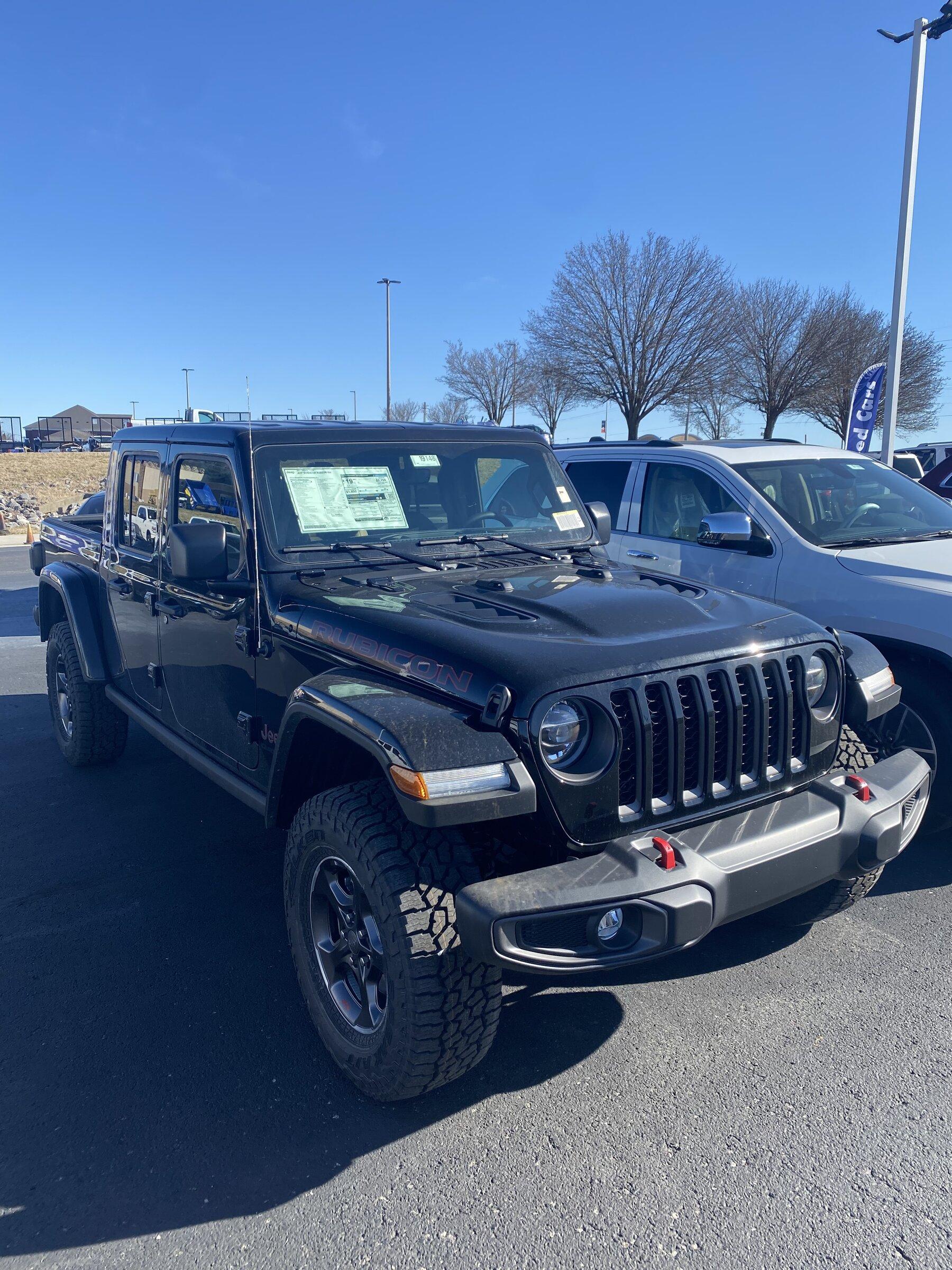 Jeep Gladiator MY22 Only - Anyone moved to D1? E416B4B2-41EF-44F6-B845-C1D268A4FDAC
