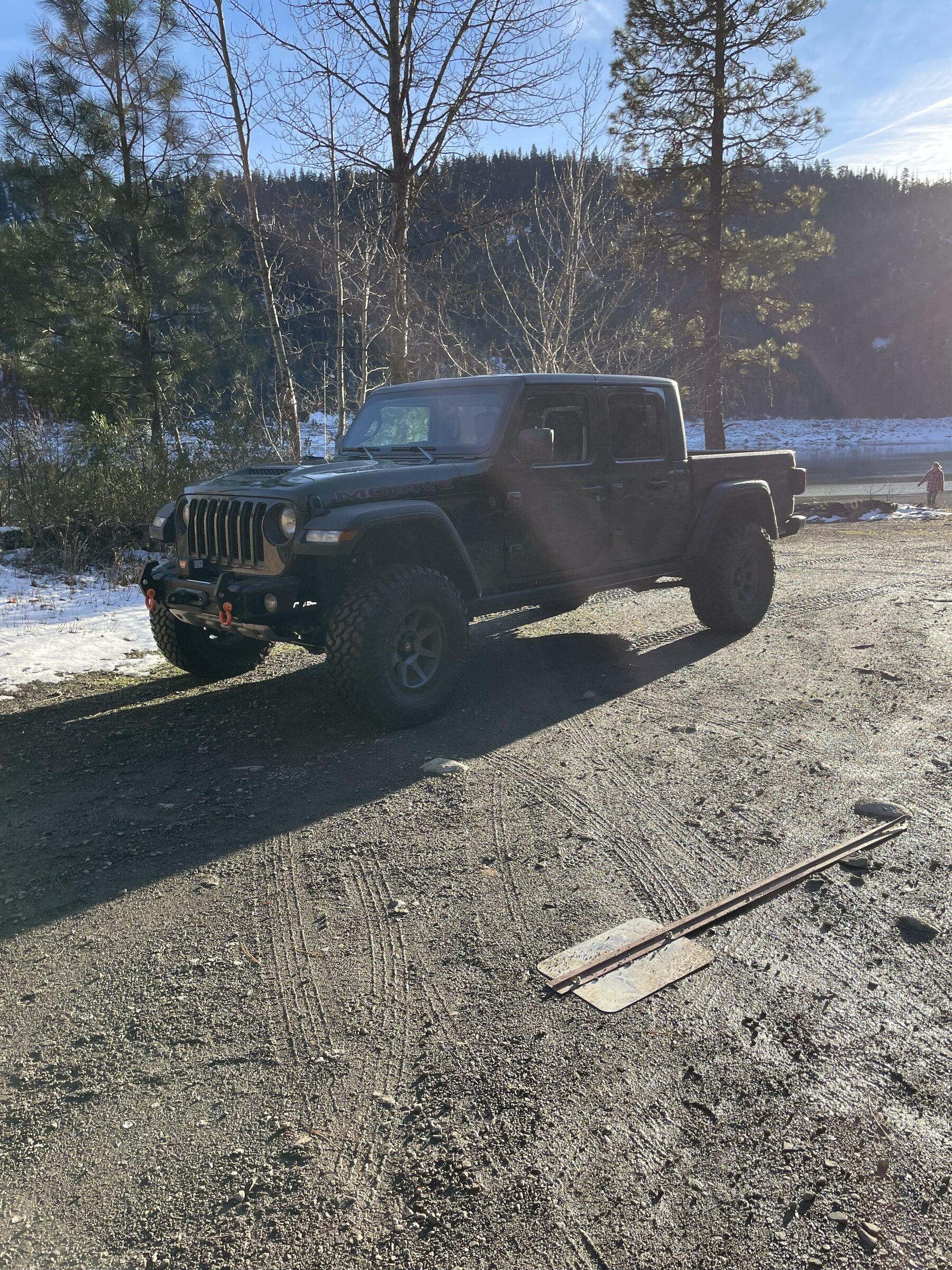 Jeep Gladiator Request: Mojave with lift and 35s. 617FB488-E26E-4675-84A7-4ED281AC59AF