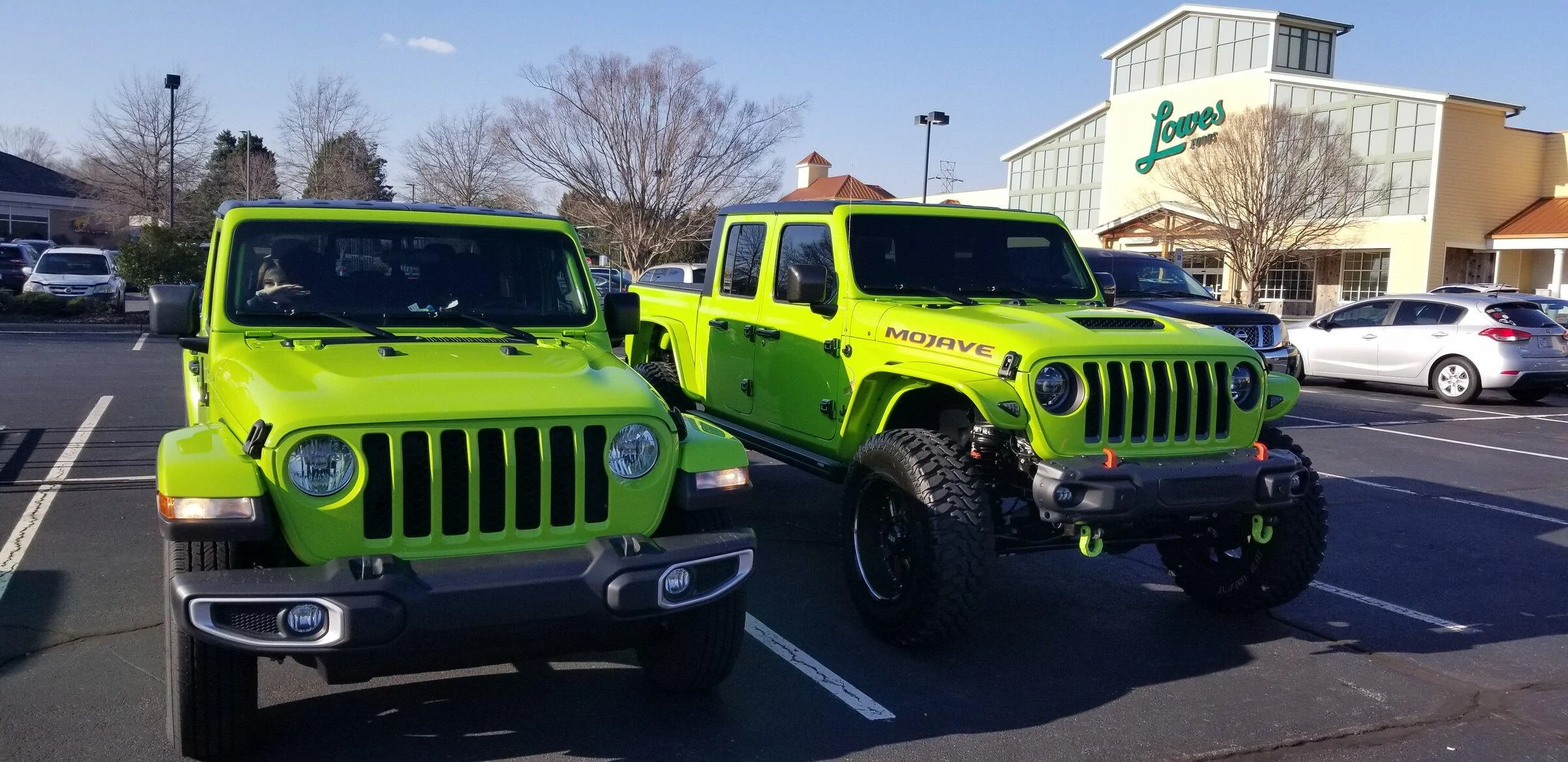 Jeep Gladiator Jeeps Parking Next To Jeeps 20220211_155106