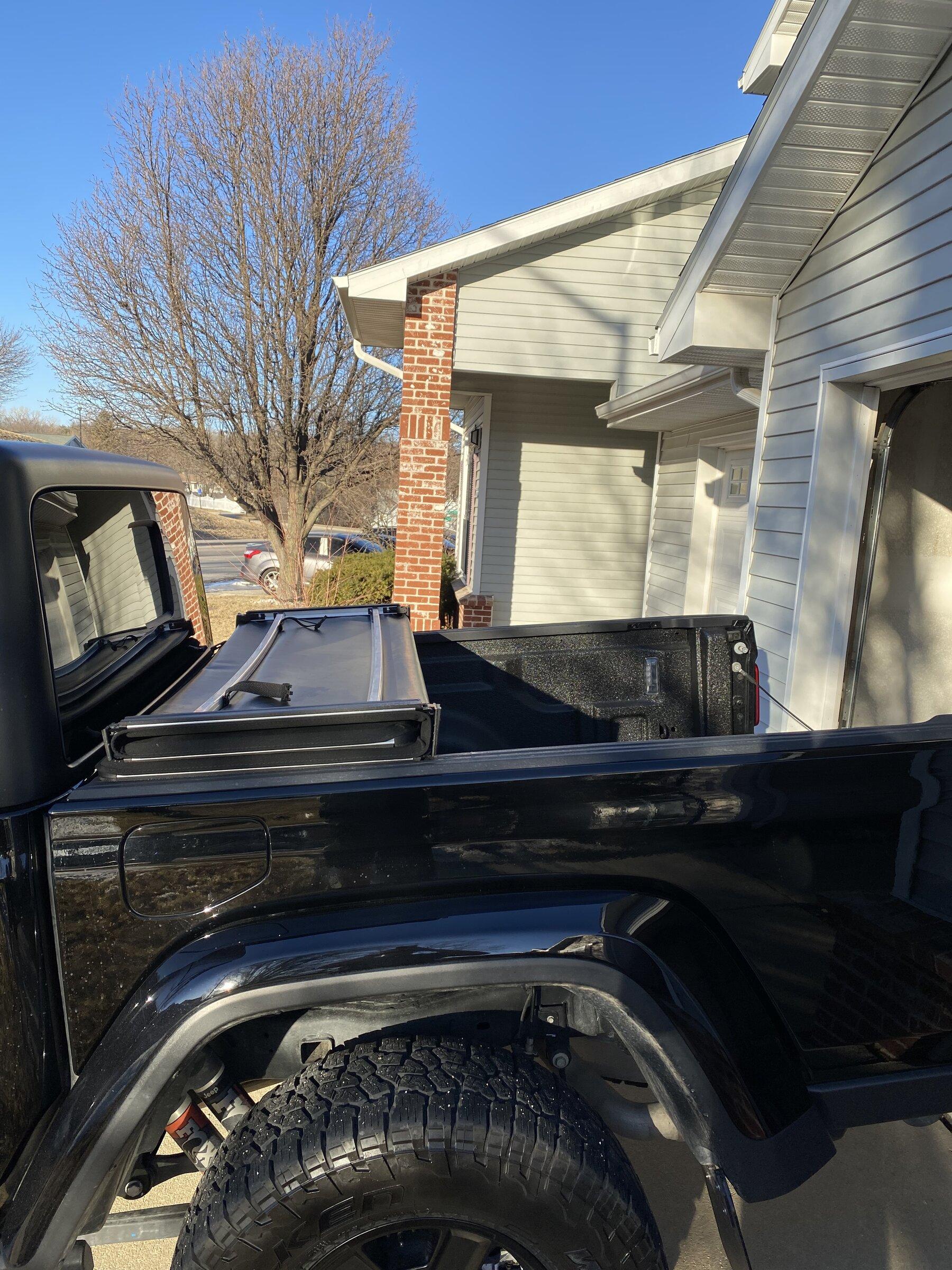 Jeep Gladiator Bestop Twill EZ-Fold bed cover-$250 OBO Will consider shipping C2D5AFF6-CEA0-4B0A-ADFA-F8CCB0A36739