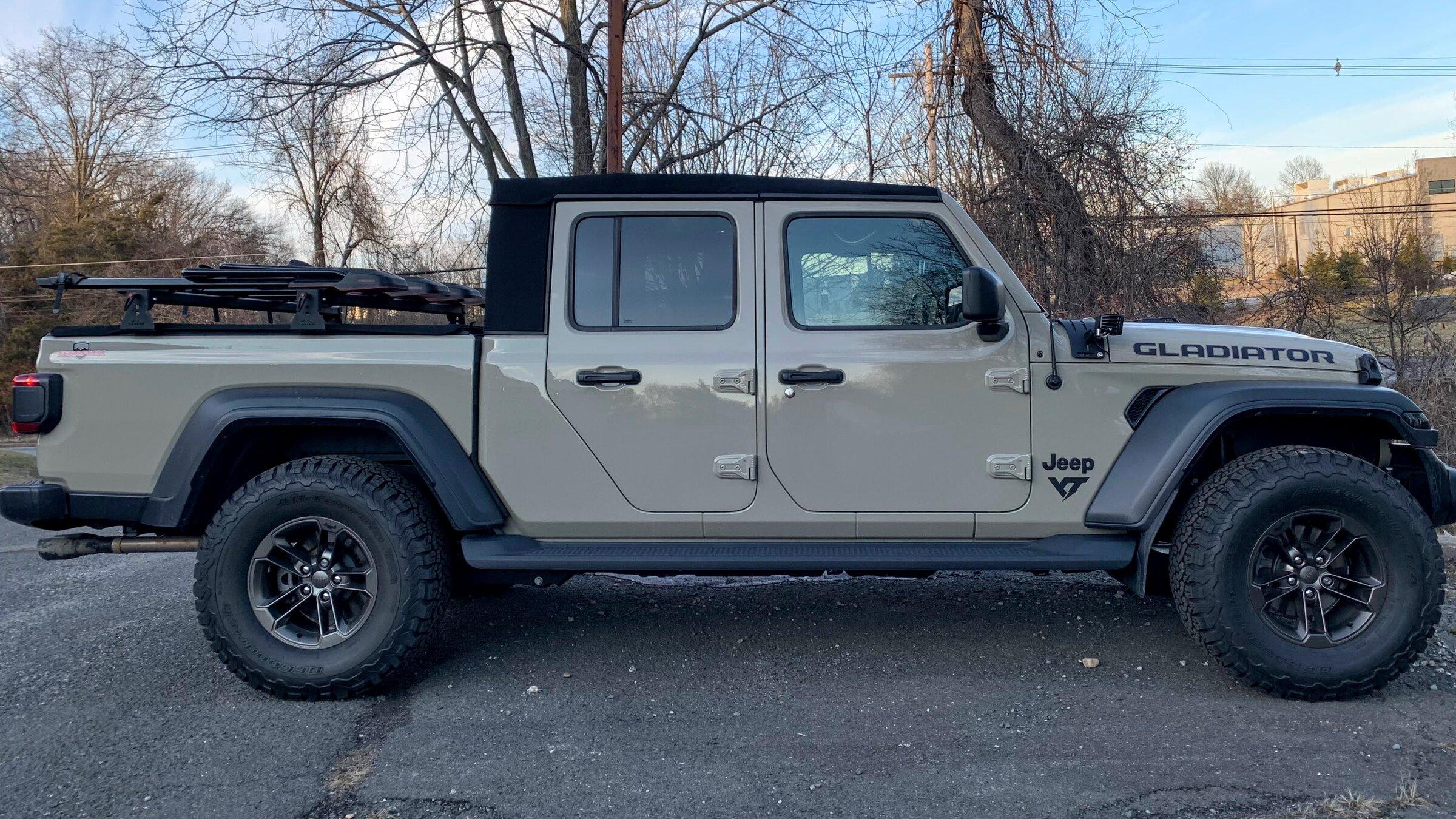 Jeep Gladiator bigger tires on unlifted Sport S IMG_9544