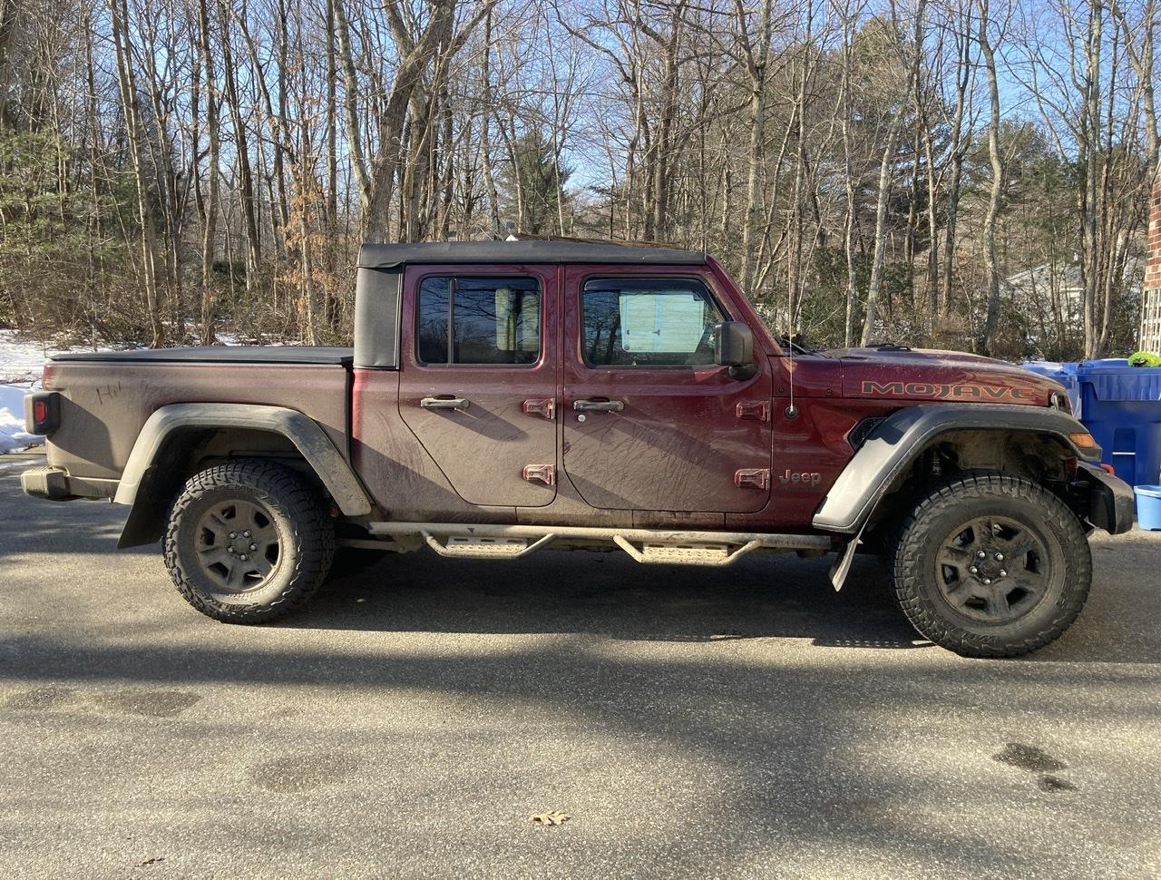 Jeep Gladiator Snazzberry Gladiator JT club BA0CA529-3F34-43DC-AEDB-16D06DF359B3