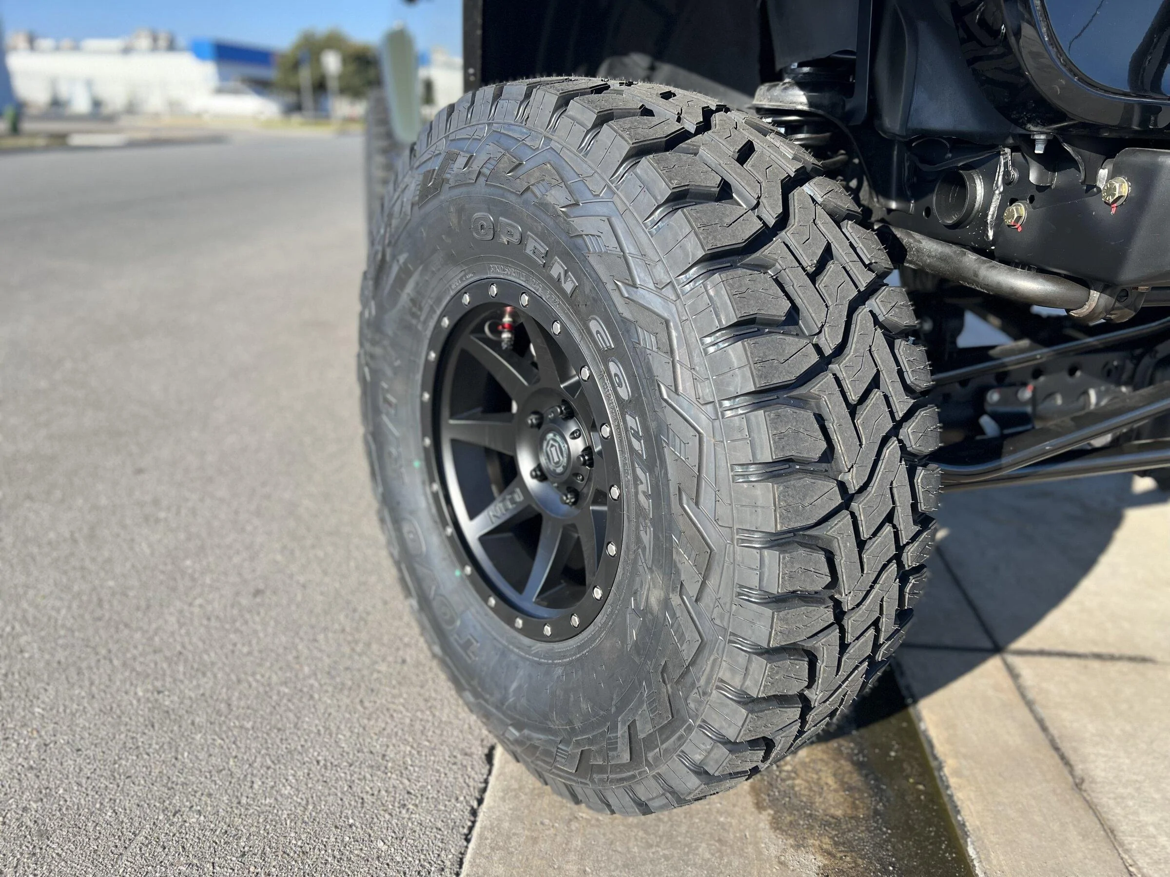 Jeep Gladiator Sarge Green Cali in Bakersfield CA E04C1243-F913-4EEC-A437-28E0E6FE7796