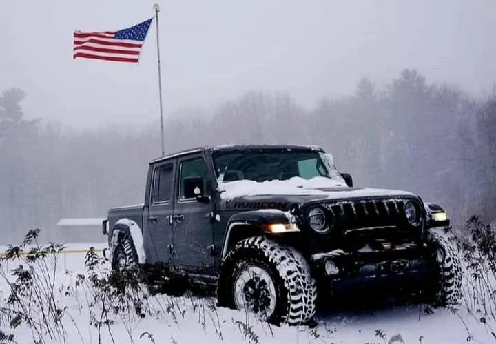 Jeep Gladiator Let's see those winter wheeling shots! ? 20220209_201327