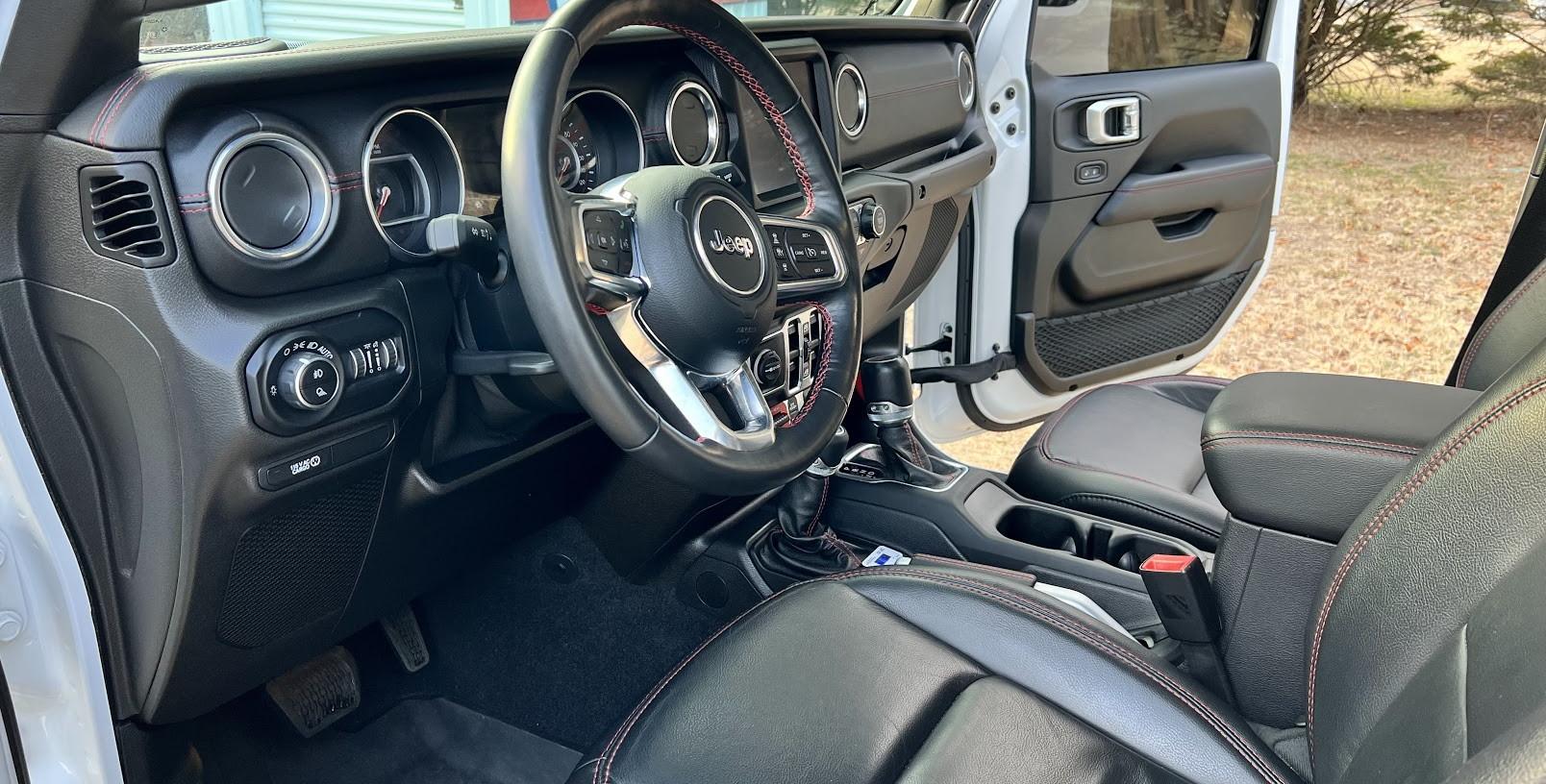 Jeep Gladiator 2020 Launch Edition - White IMG_0255