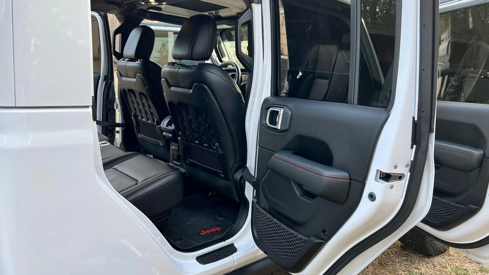 Jeep Gladiator 2020 Launch Edition - White IMG_0250