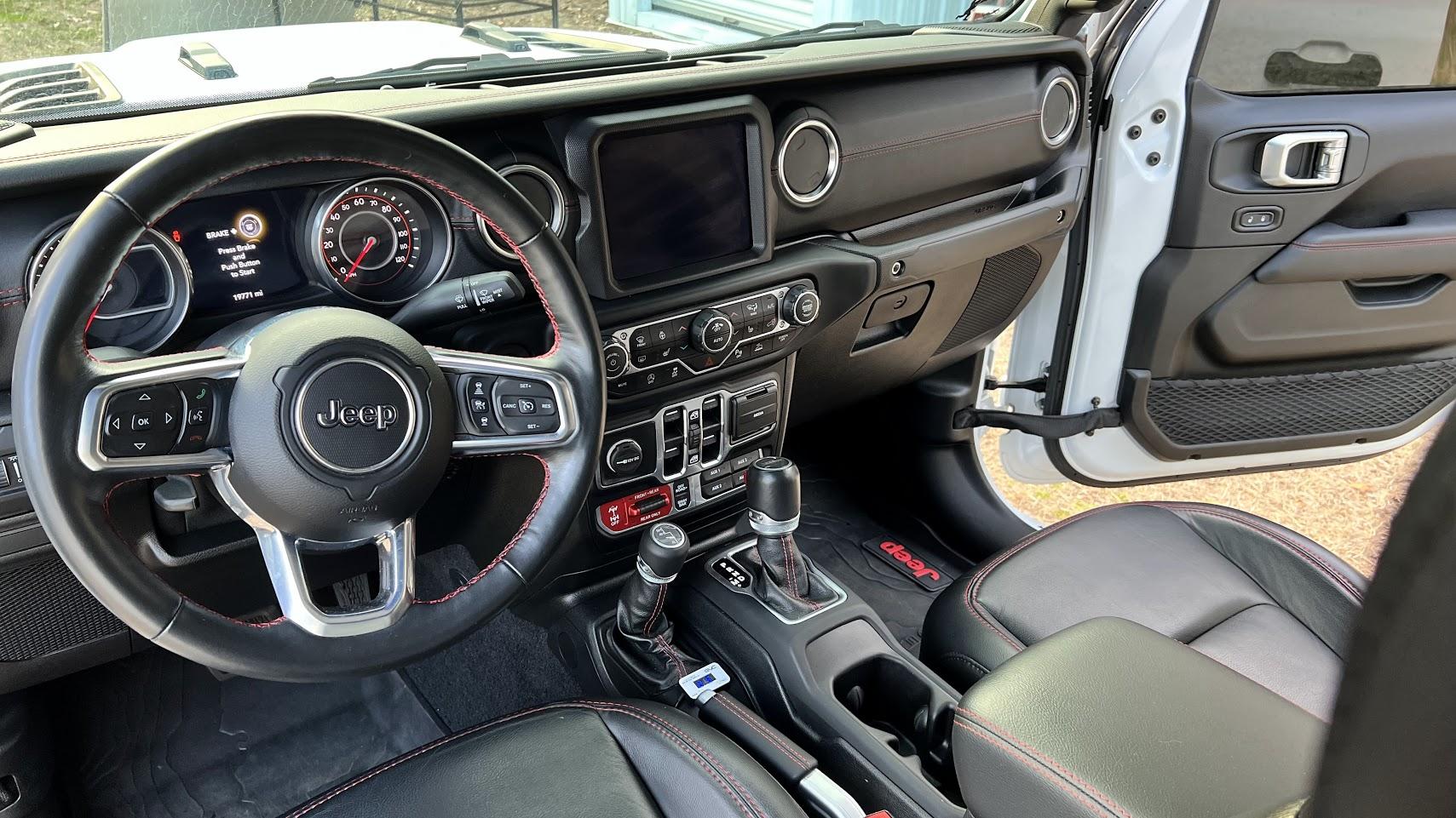 Jeep Gladiator 2020 Launch Edition - White IMG_0257