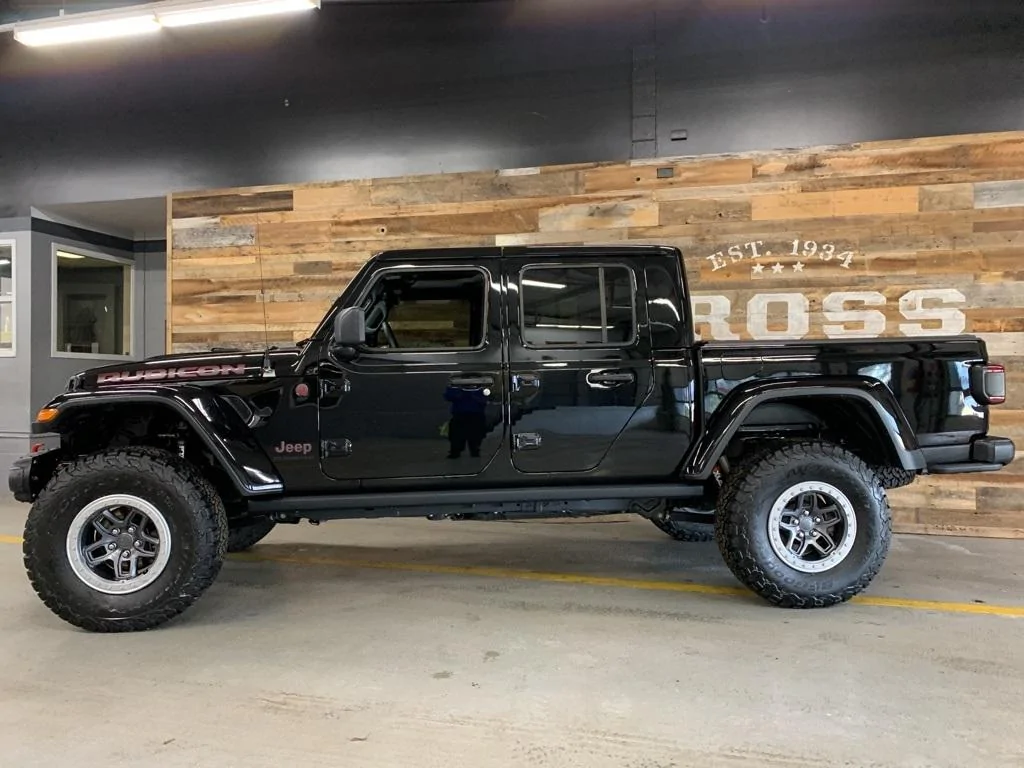 Jeep Gladiator Lets see all those Gladiators with lifts and bigger tires! fdb1ef4852ea6bc9fb90e690e7ebc533