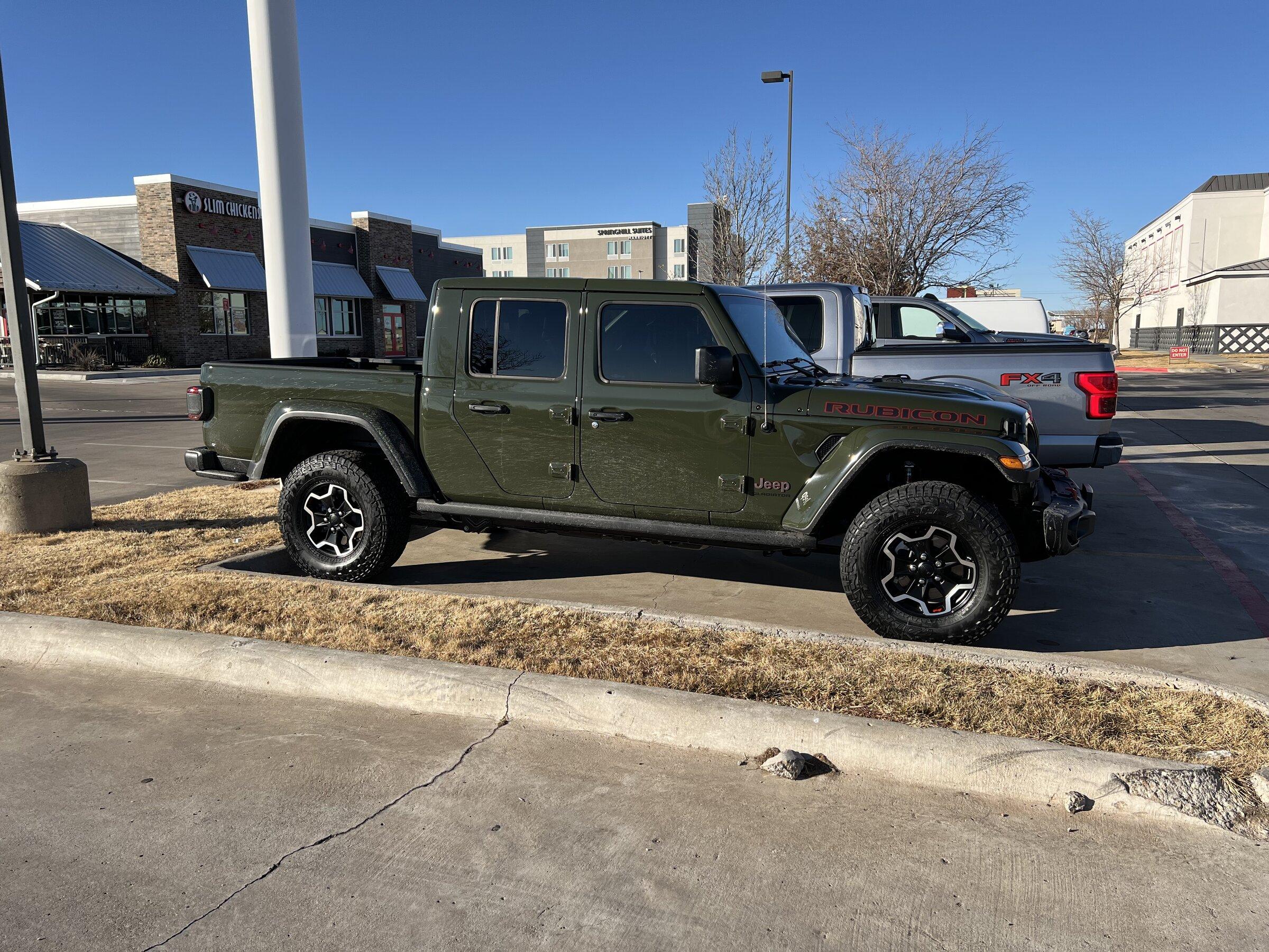 Jeep Gladiator Howdy from the Panhandle 31E9864F-C1DC-471B-A2AC-7D893CE1BFF0