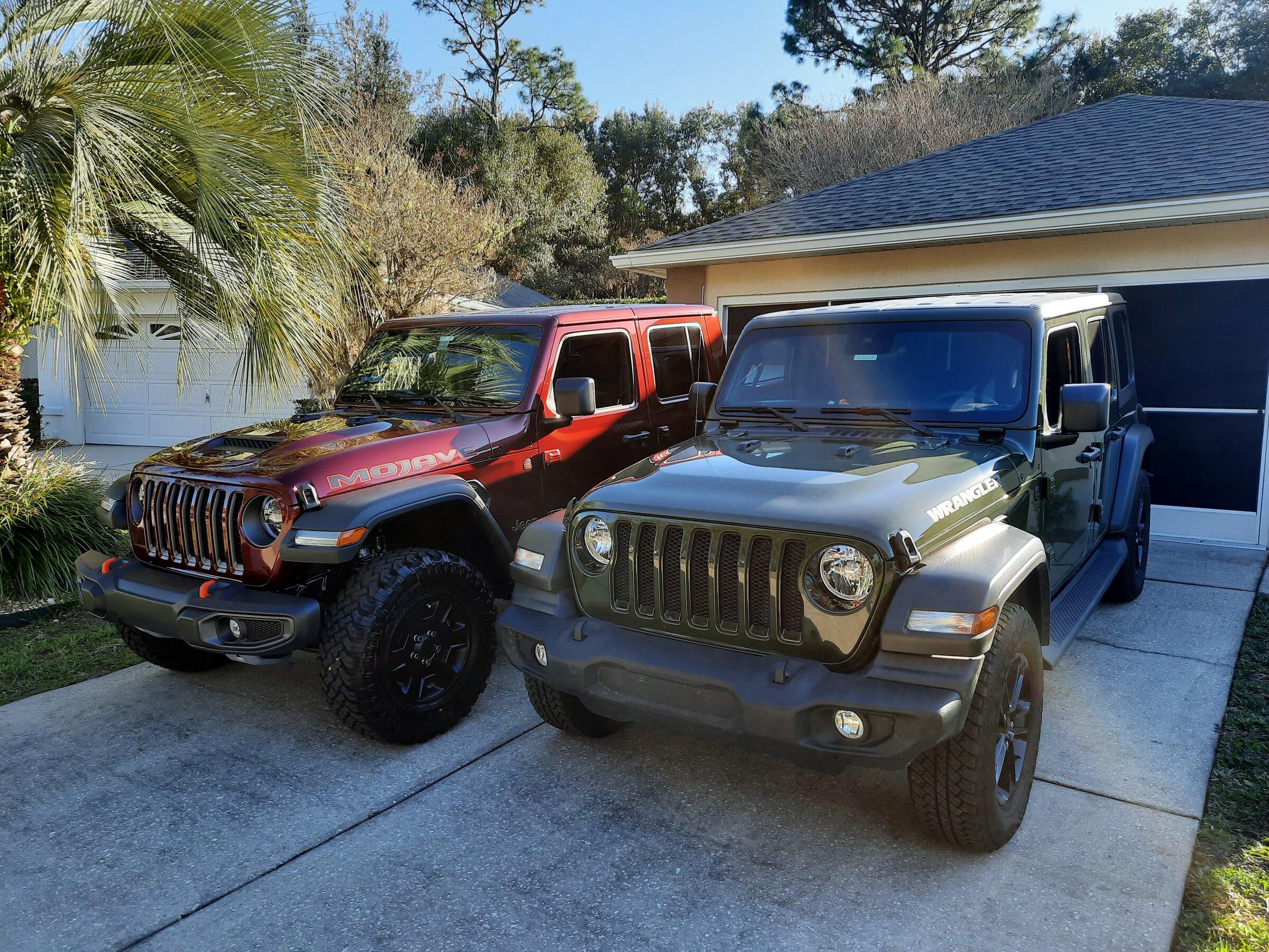 Jeep Gladiator Jeeps Parking Next To Jeeps 20220115_154059