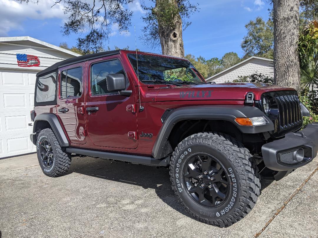 Jeep Gladiator 2022 Willys Wheels and Tires Before2
